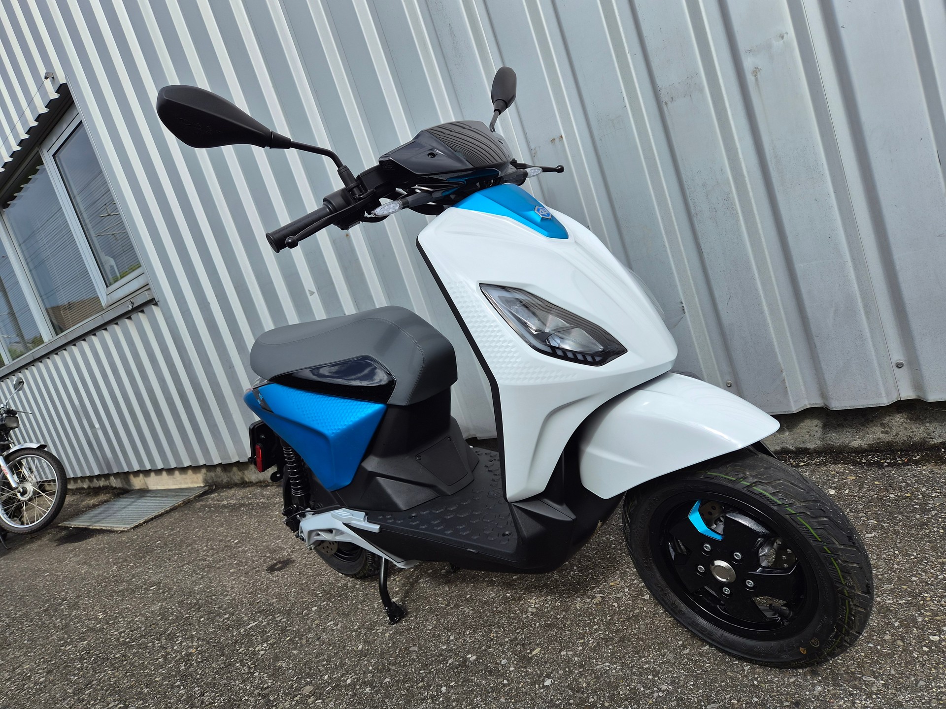 PIAGGIO Piaggio 1 Active 60km/h KUNDENAUFTRAGFull Electric-image-2