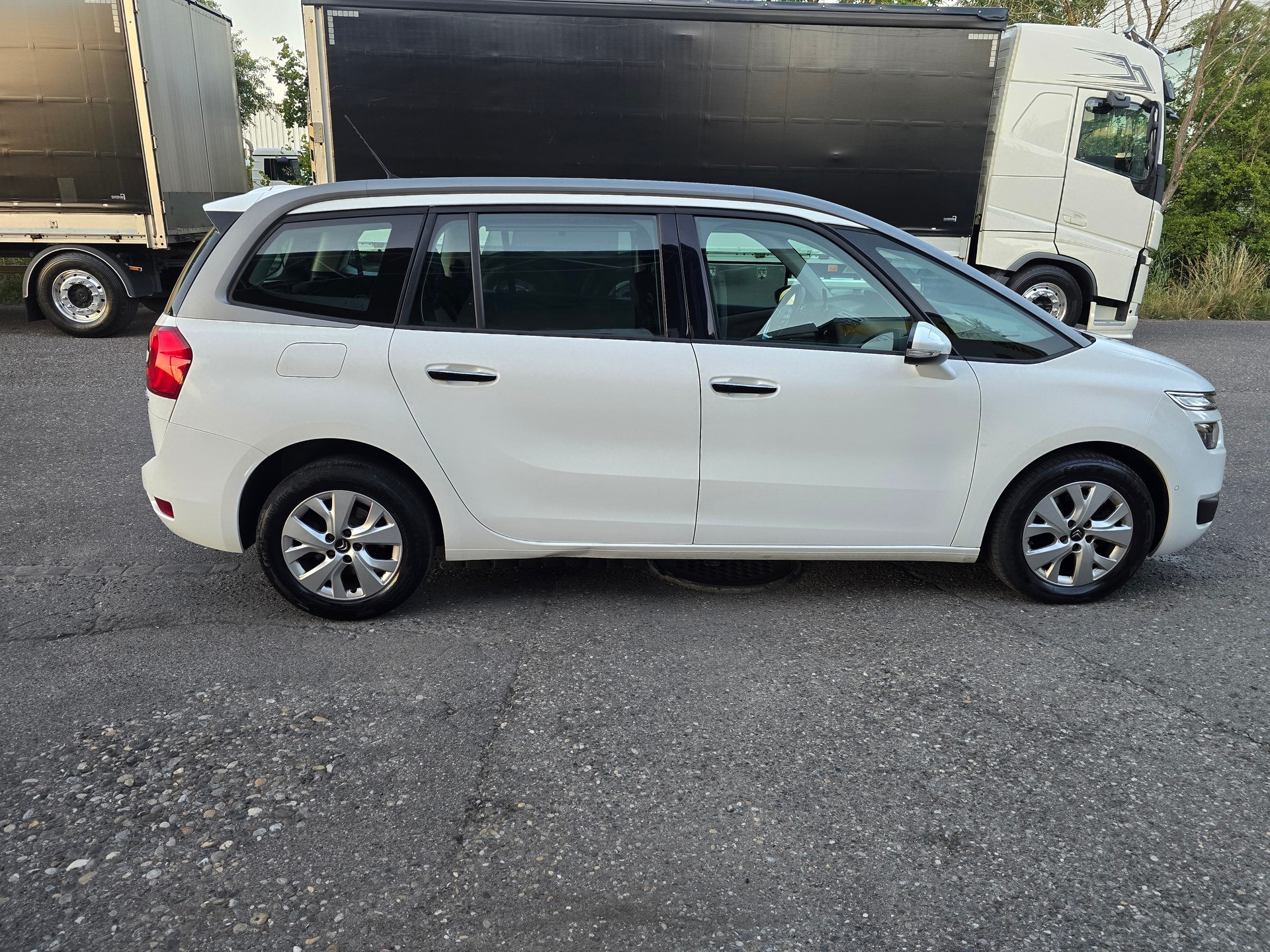 CITROEN Grand C4 Picasso 1.6i 16V e-THP Séduction-image-8