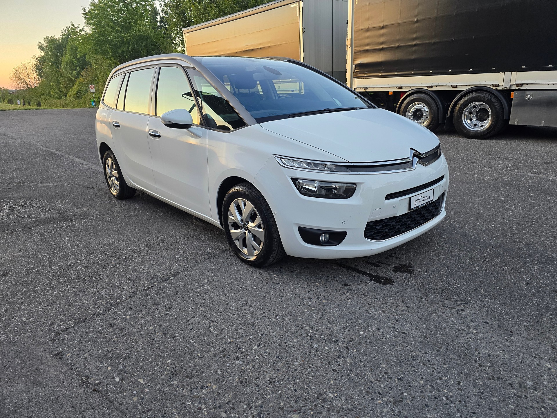 CITROEN Grand C4 Picasso 1.6i 16V e-THP Séduction-showroom-element-2