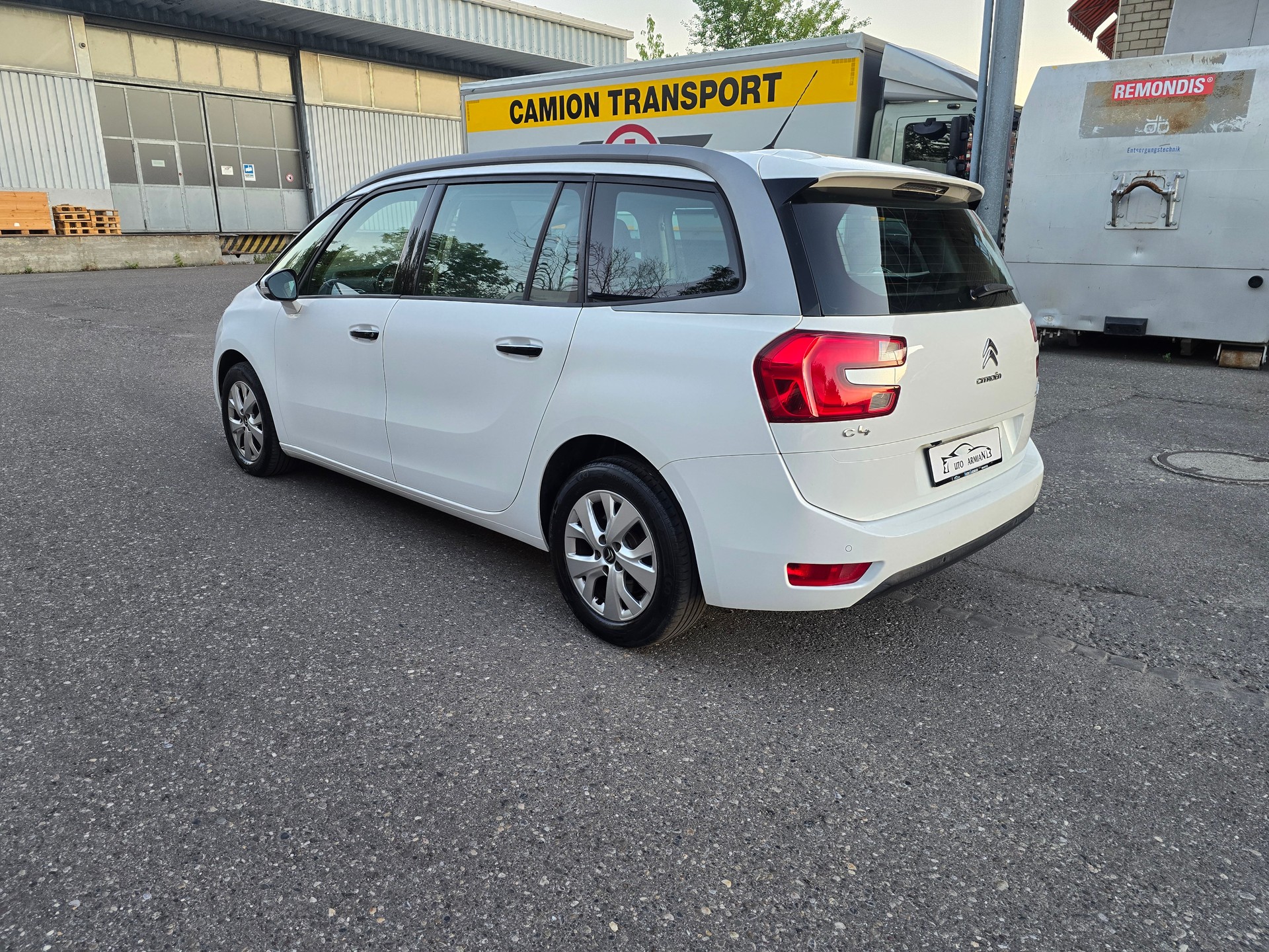 CITROEN Grand C4 Picasso 1.6i 16V e-THP Séduction-image-5