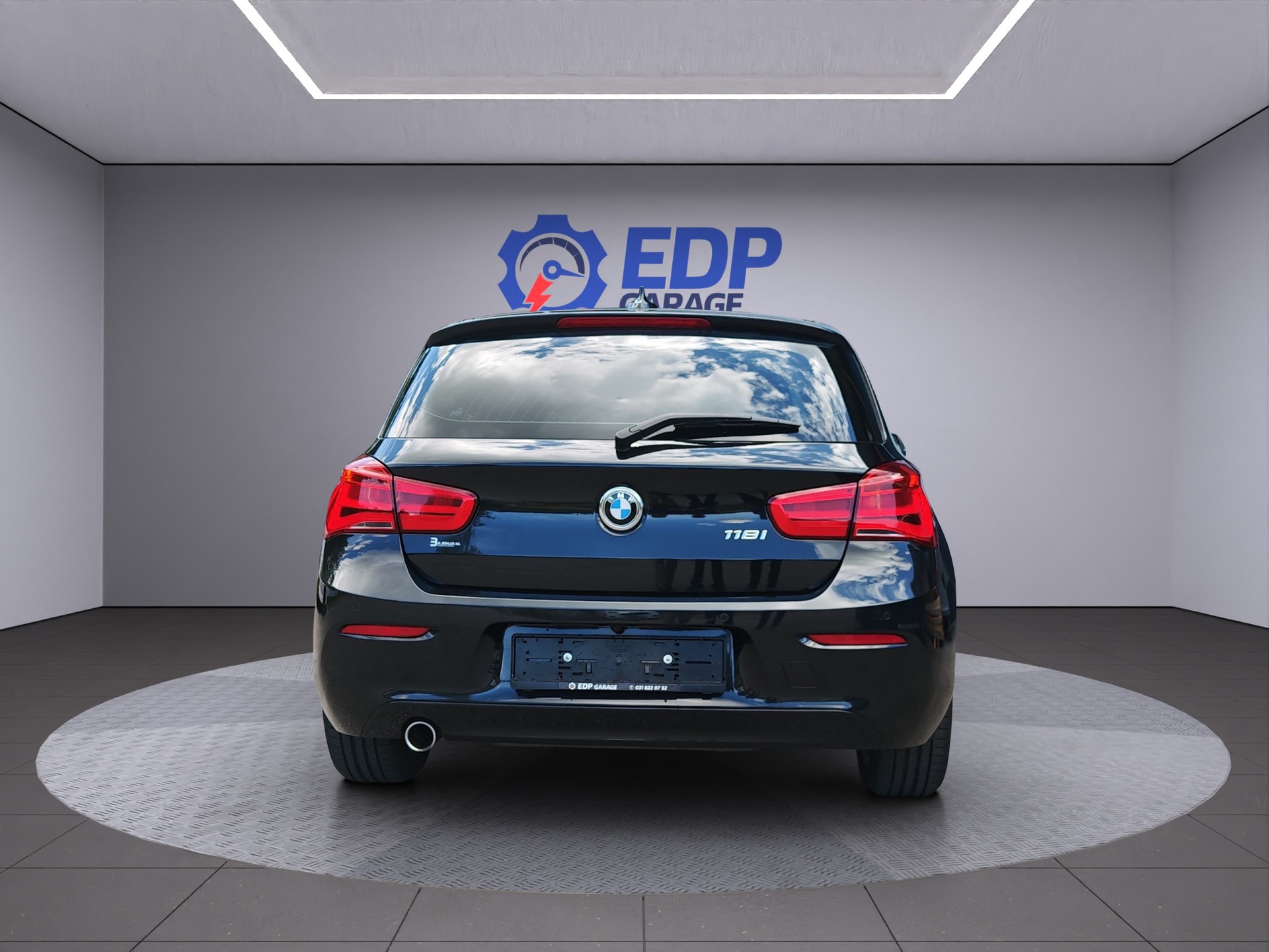 BMW 118i Edition Sport Line Steptronic-image-6