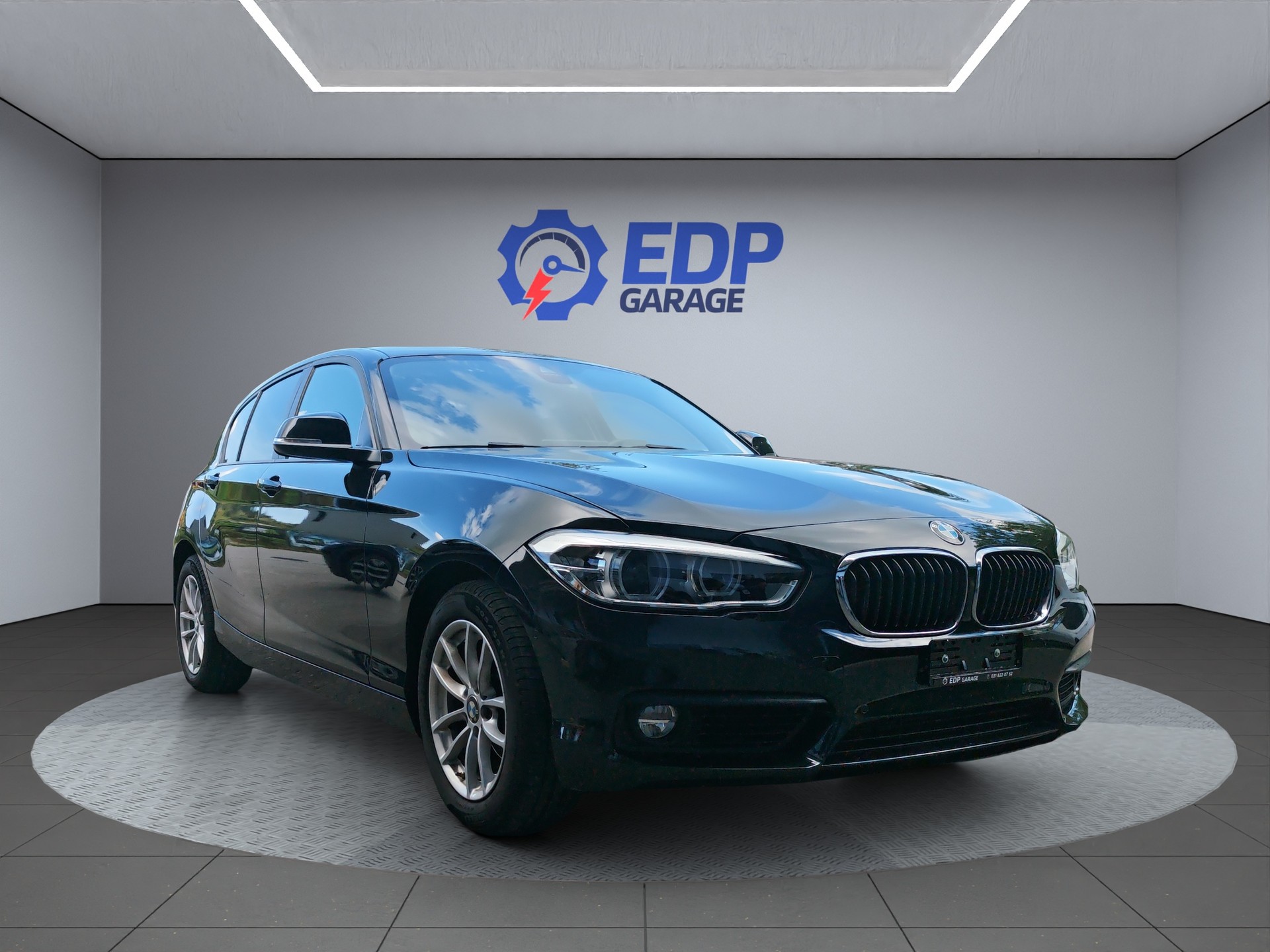 BMW 118i Edition Sport Line Steptronic-showroom-element-3