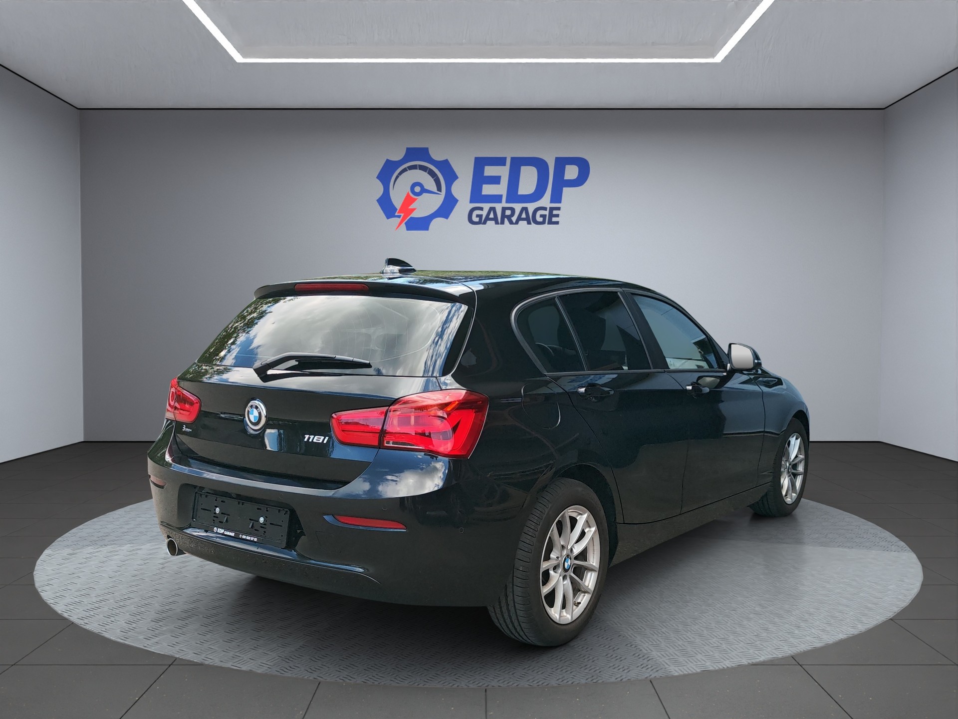 BMW 118i Edition Sport Line Steptronic-image-5