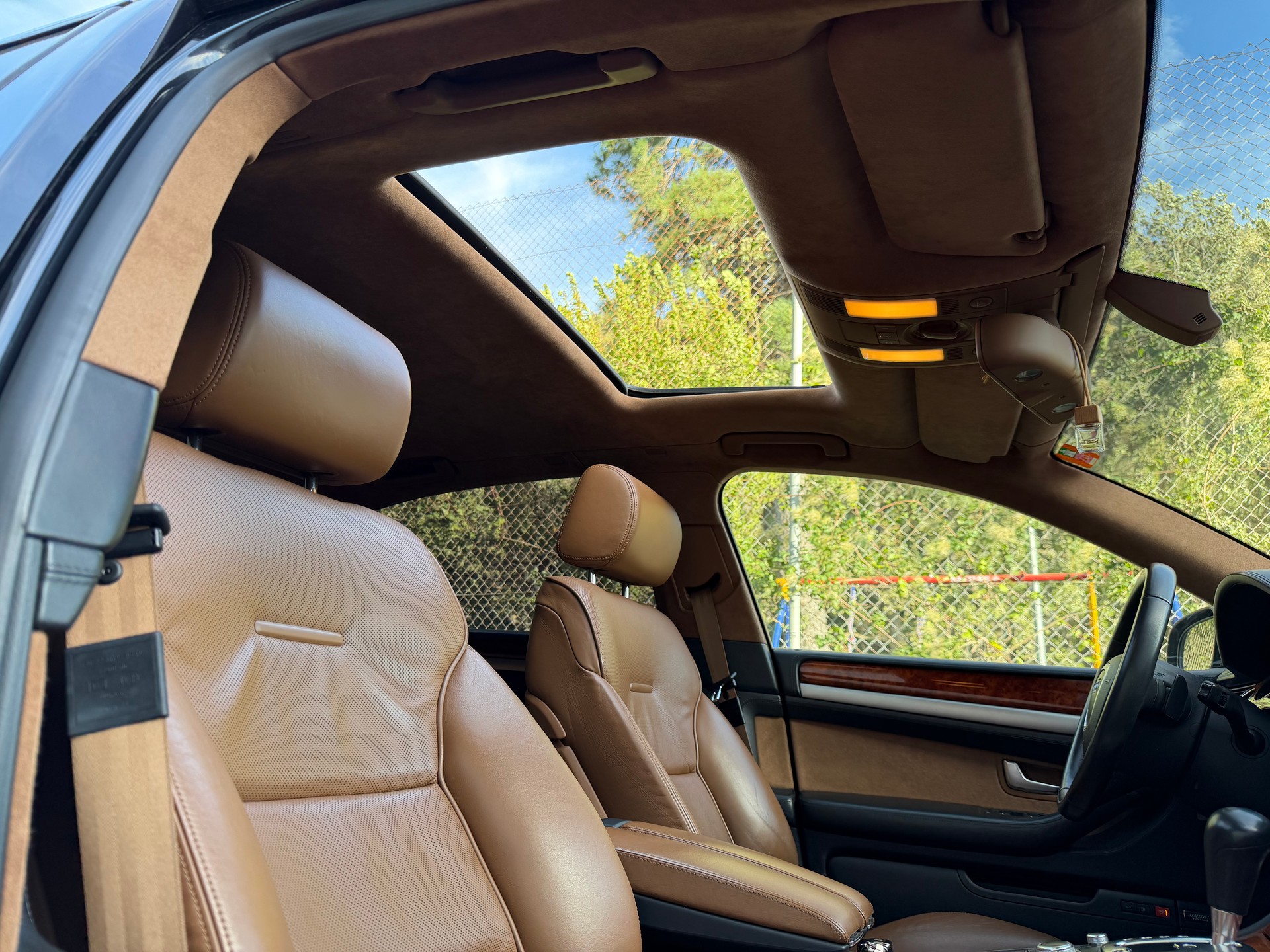 AUDI A8 L 6.0 quattro tiptronic-image-12