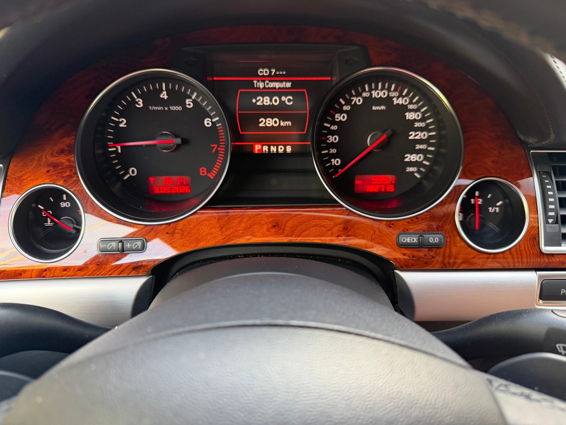 AUDI A8 L 6.0 quattro tiptronic-image-6
