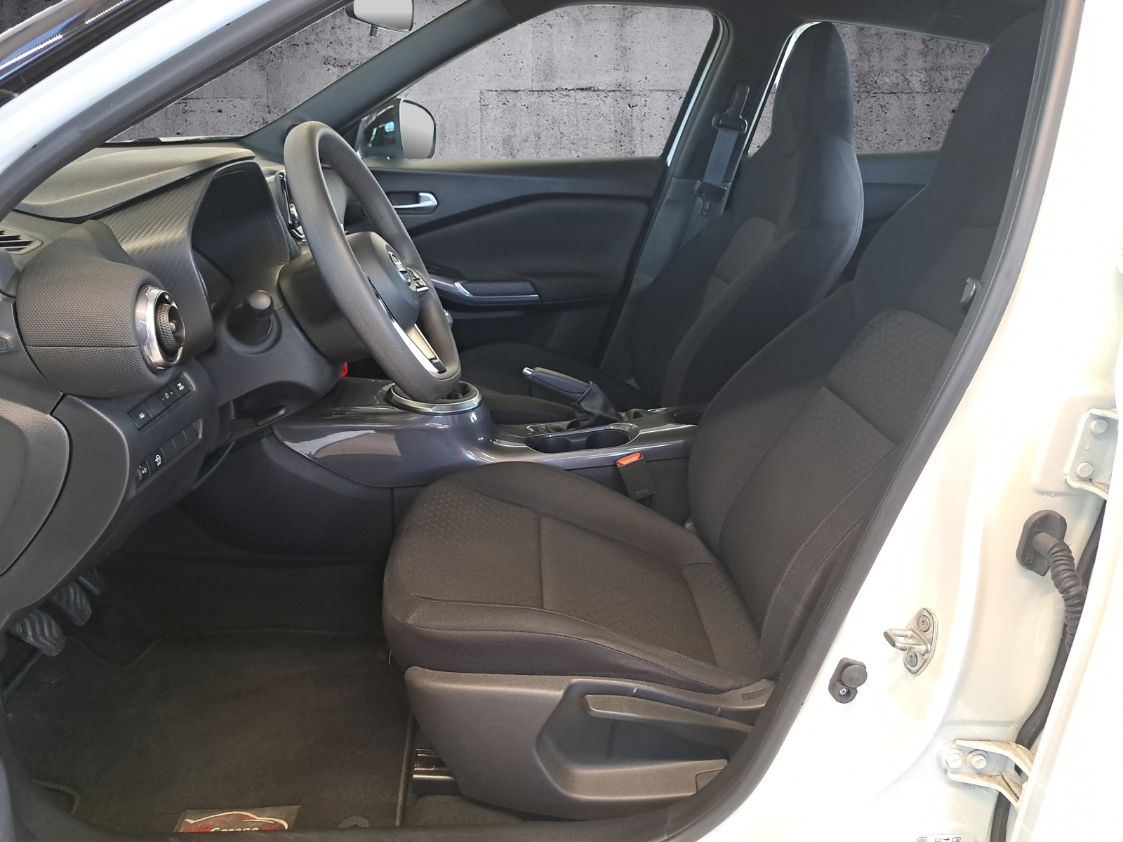 NISSAN Juke 1.0 DIG-T Visia-image-9