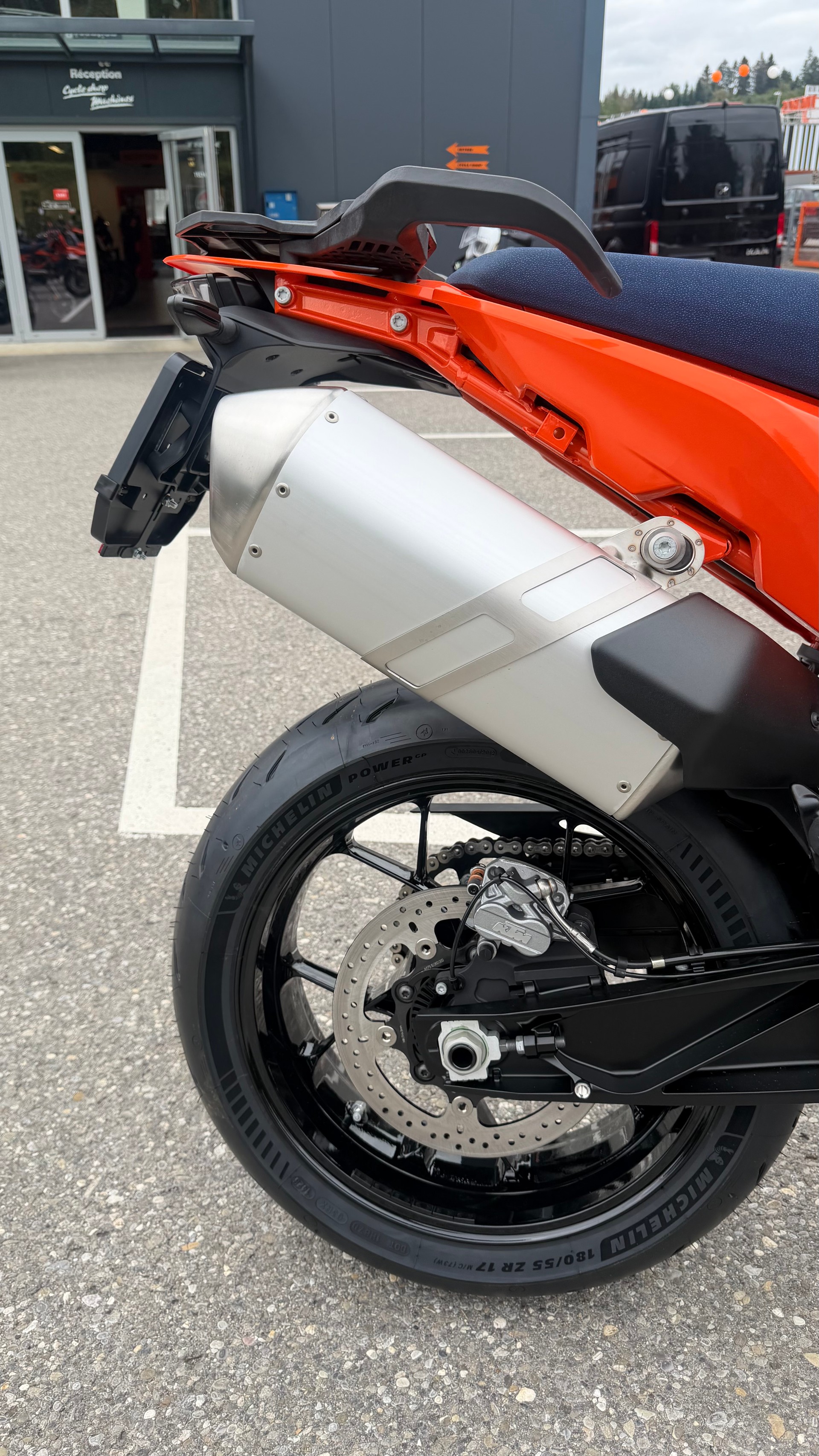 KTM 890 SMT-image-7