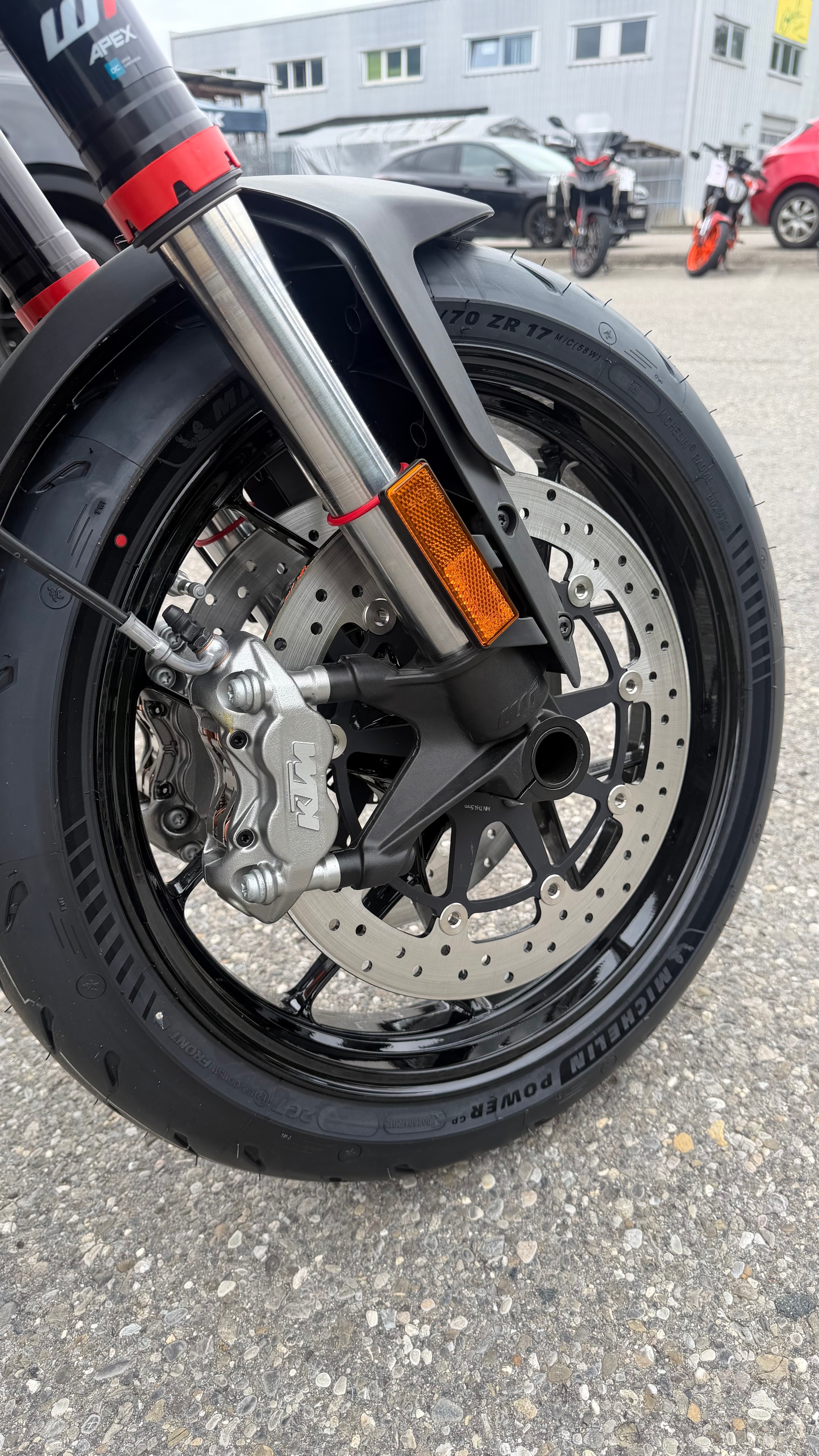 KTM 890 SMT-image-3
