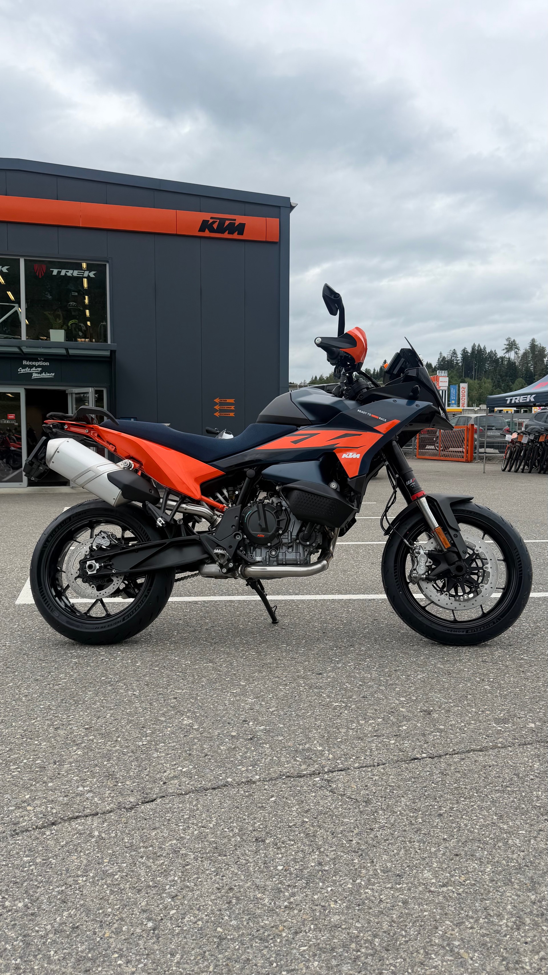 KTM 890 SMT-image-1