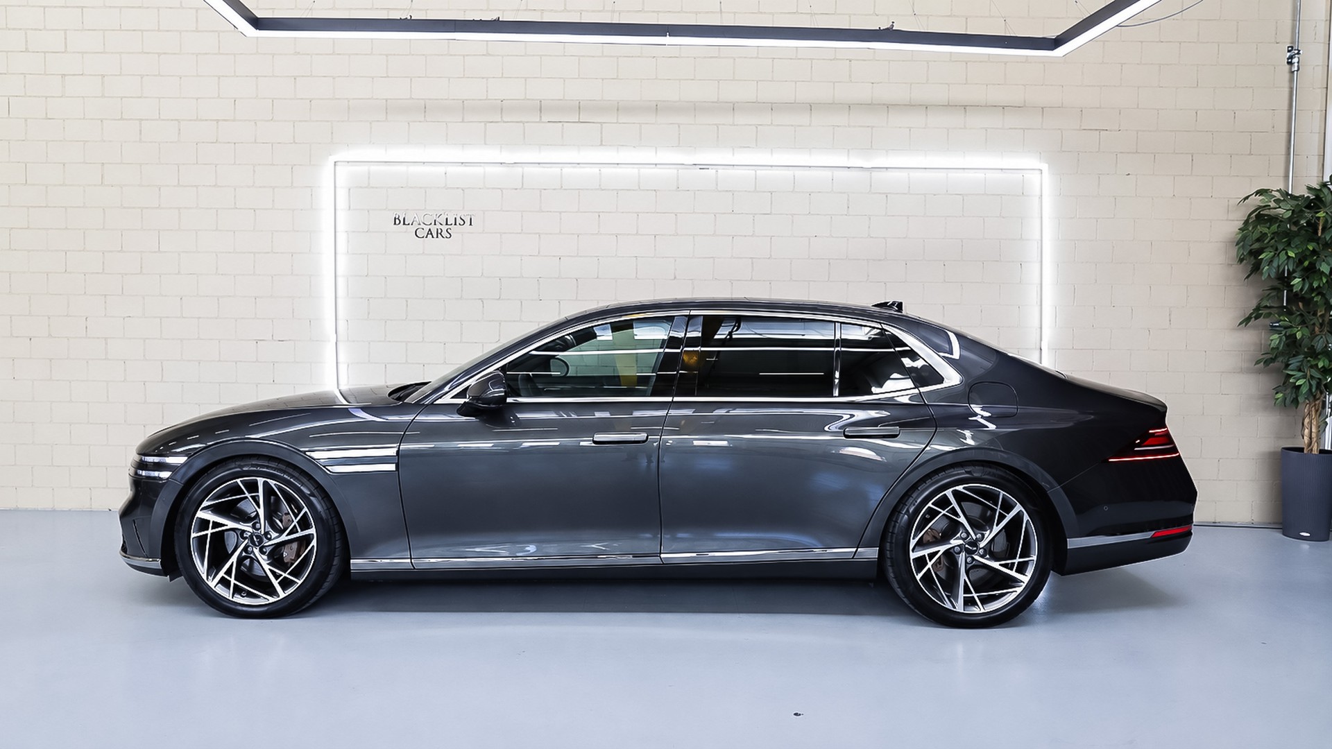 GENESIS G90 Luxury *5 Plätzer*-showroom-element-3