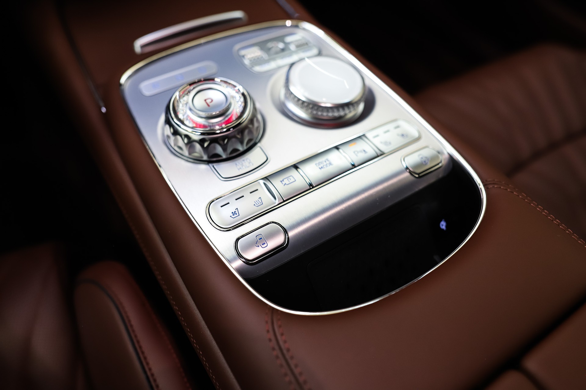 GENESIS G90 Luxury *5 Plätzer*-image-14