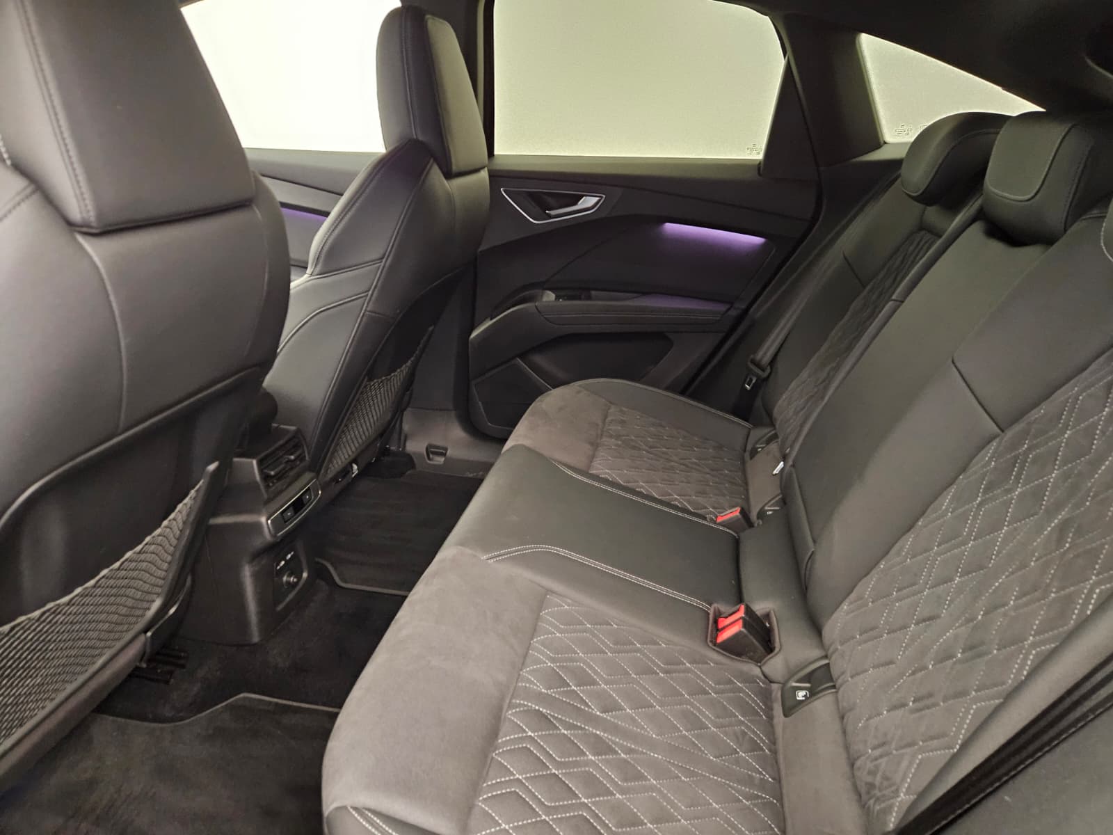 AUDI Q4 Sportback e-tron 45 quattro-image-12