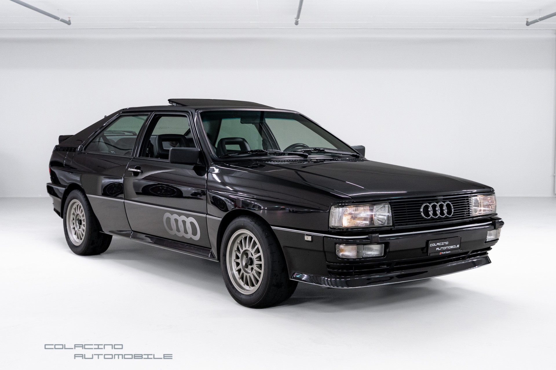 AUDI quattro Turbo 20V-showroom-element-2