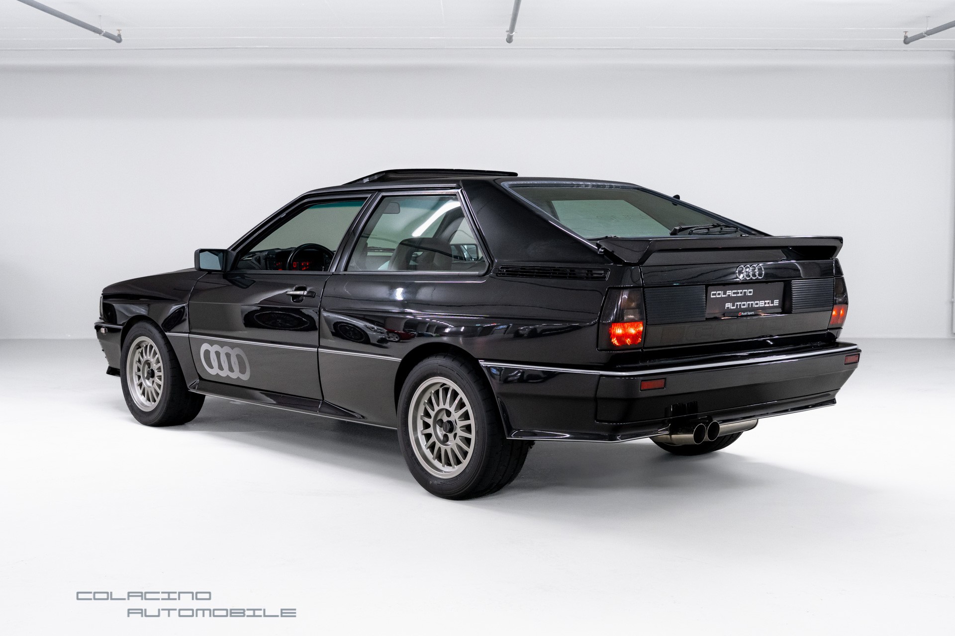 AUDI quattro Turbo 20V-showroom-element-3
