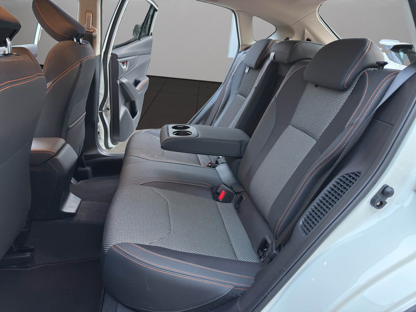 SUBARU XV 2.0 e-Boxer Swiss Plus AWD Lineartronic-image-12