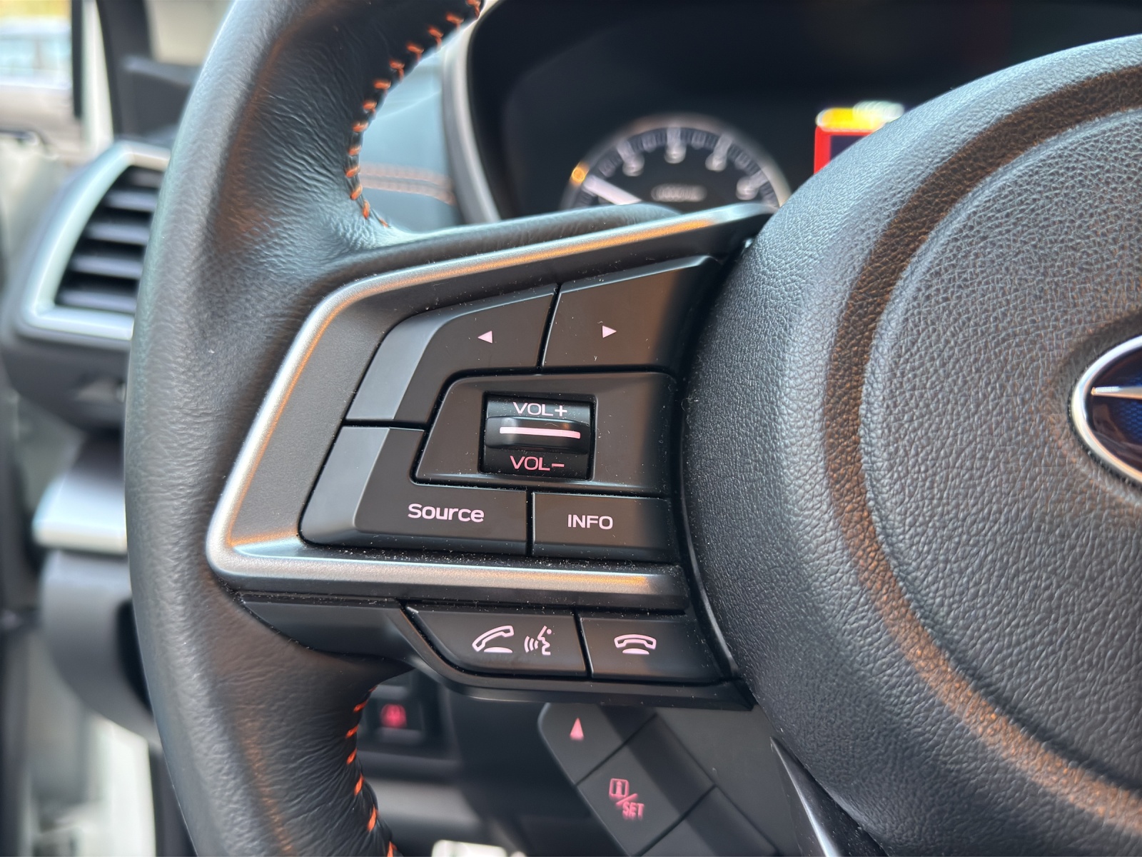 SUBARU XV 2.0 e-Boxer Swiss Plus AWD Lineartronic-image-27