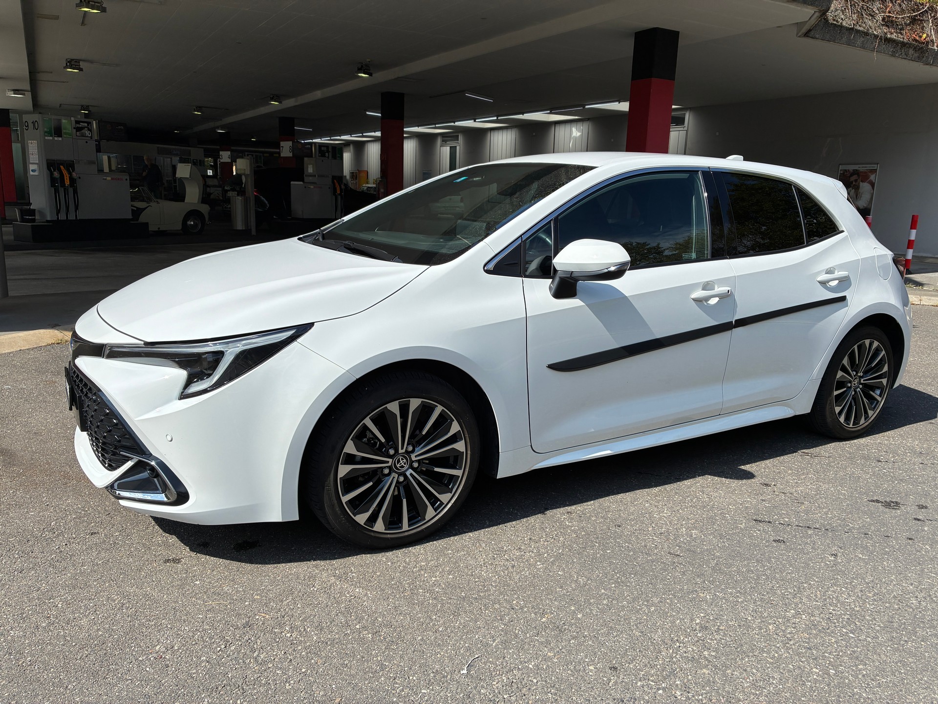 TOYOTA 1.8 HSD Trend