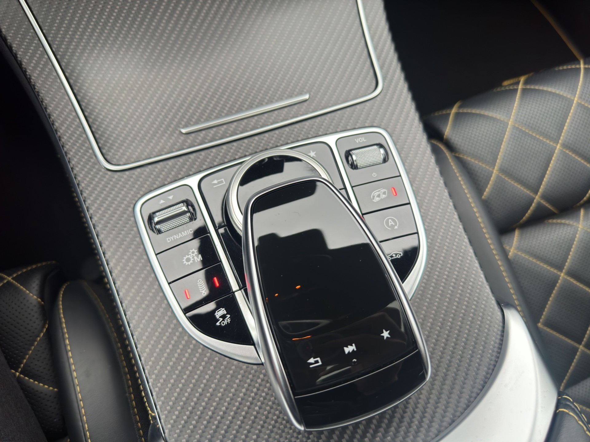MERCEDES-BENZ GLC Coupé 63S AMG Edition 1 (CH) Performance Carbon INDIVIDUAL-image-26