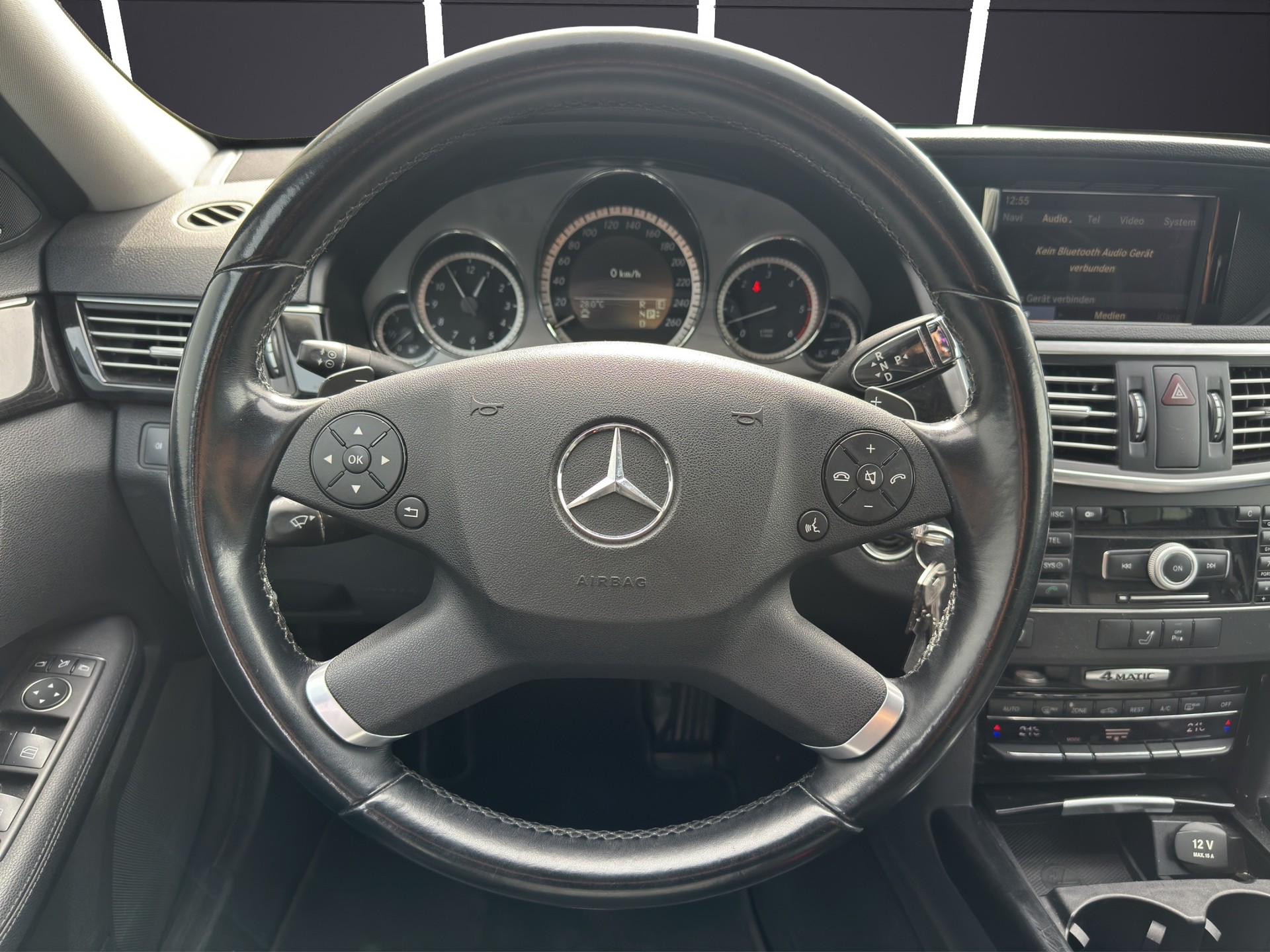 MERCEDES-BENZ E 350 CDI BlueEfficiency Elégance 4Matic 7G-Tronic-image-11