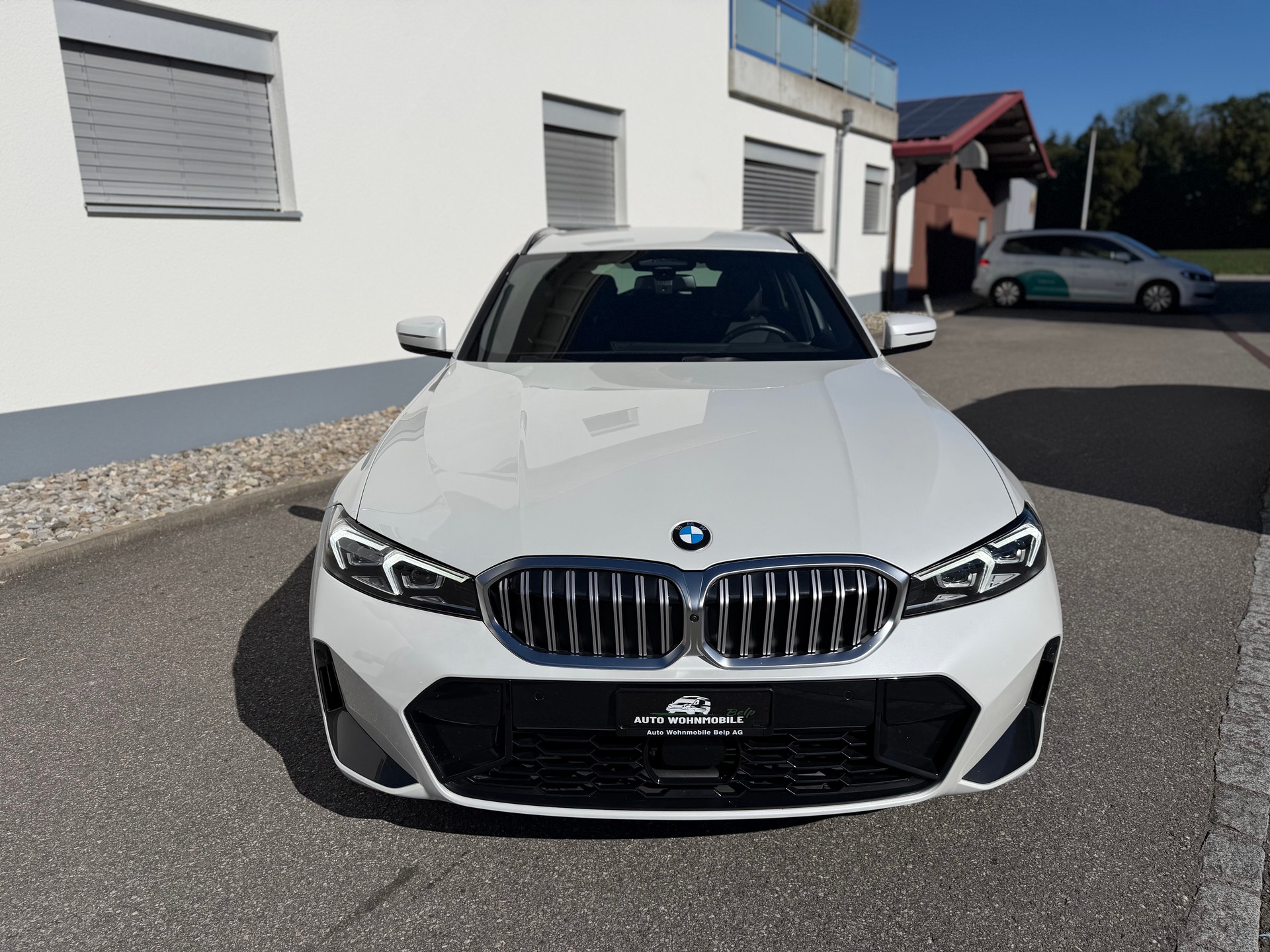 BMW 320d xDrive 48V Touring Steptronic M Sport-image-8