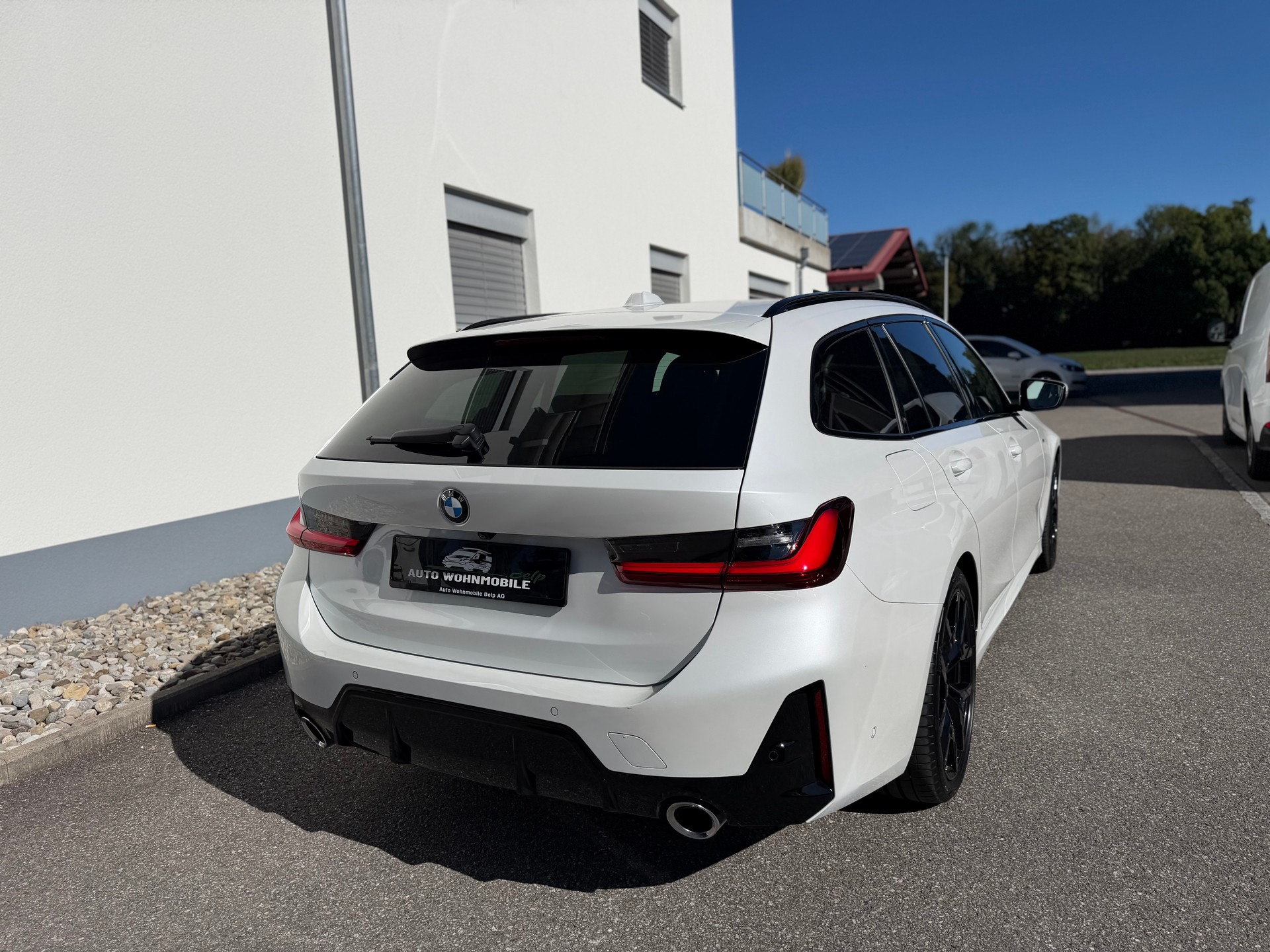 BMW 320d xDrive 48V Touring Steptronic M Sport-image-6