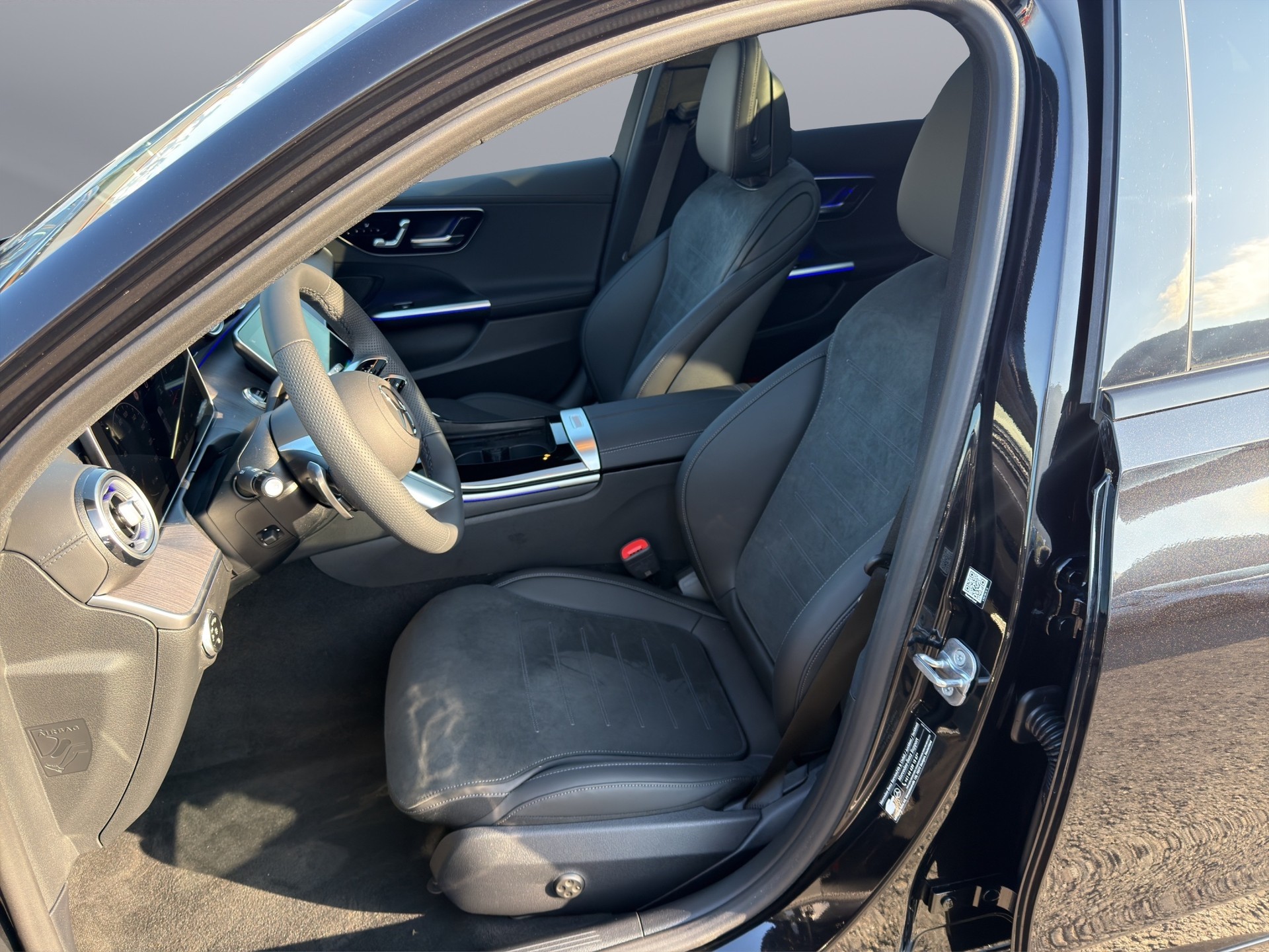MERCEDES-BENZ C-Klasse S206 Kombi C 220 d Swiss Star AMG Line 4matic-image-9