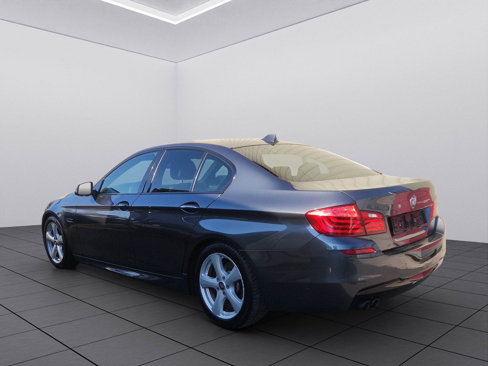 BMW 520d xDrive Luxury Line Steptronic-image-4