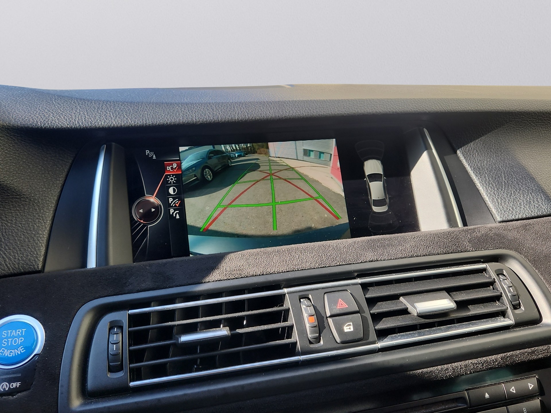 BMW 520d xDrive Luxury Line Steptronic-image-12