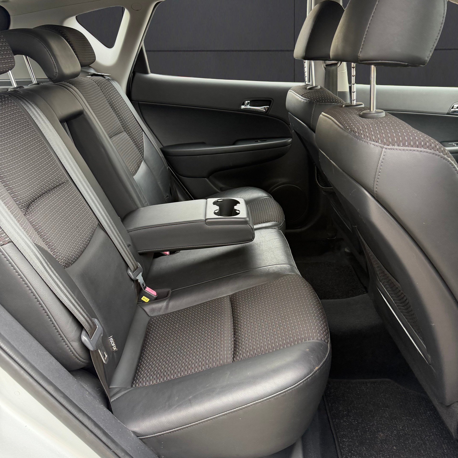 HYUNDAI i30 2.0 Premium-image-15