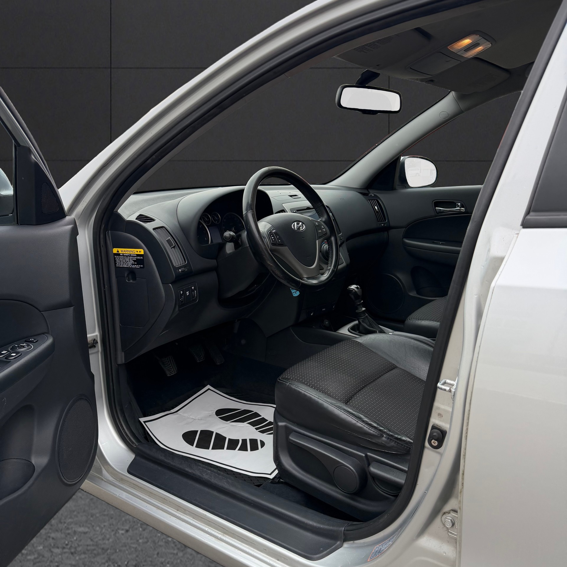 HYUNDAI i30 2.0 Premium-image-7
