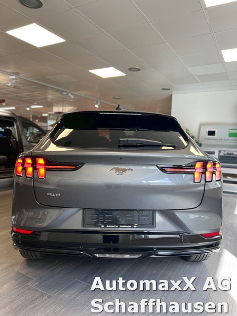 FORD Mustang Mach-E Premium AWD-image-4