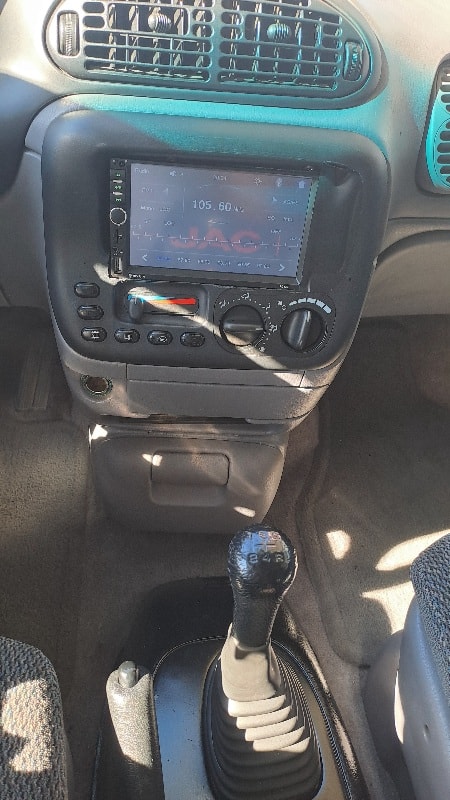CHRYSLER Voyager 2.4 SE-image-15