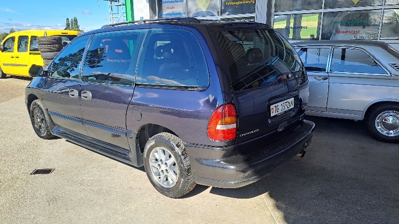 CHRYSLER Voyager 2.4 SE-image-2