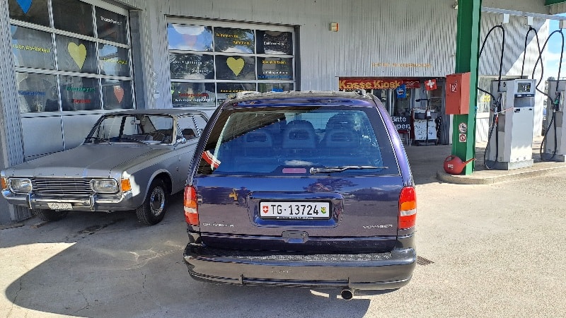CHRYSLER Voyager 2.4 SE-image-3