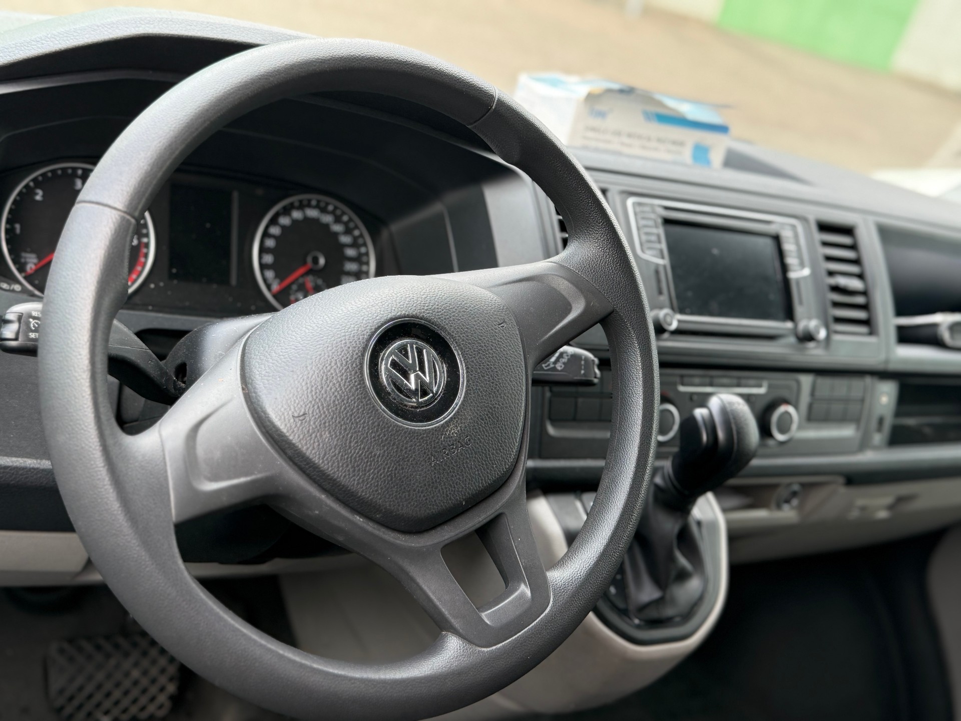 VW T6 2.0 TDI Tranporter-image-4
