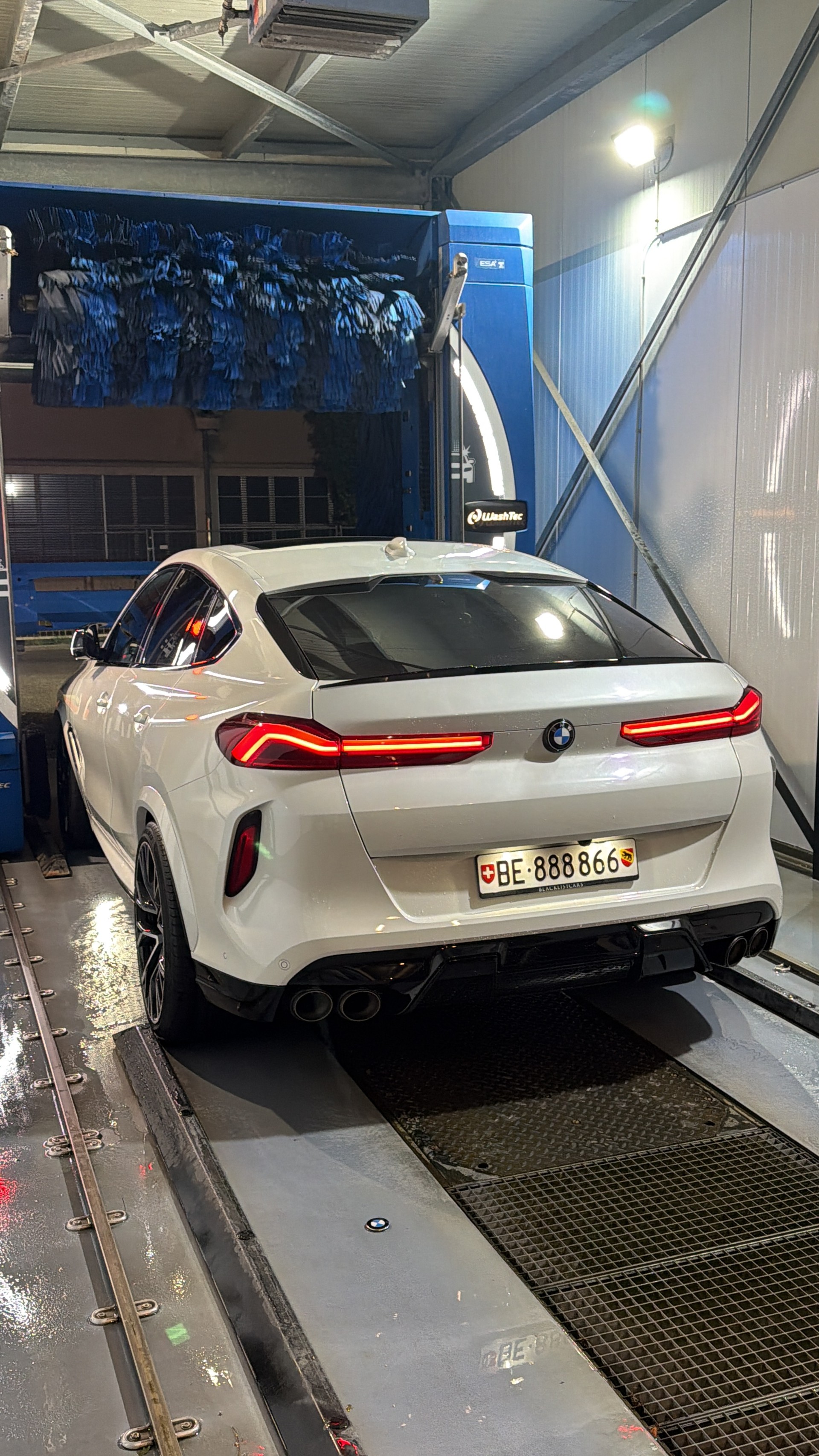 BMW X6M Steptronic M Competition-image-10