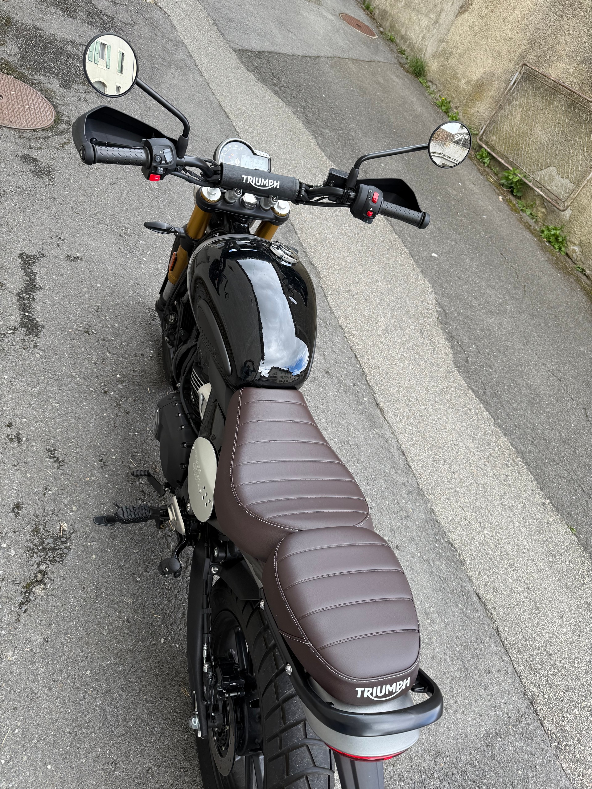 TRIUMPH Scrambler-image-3