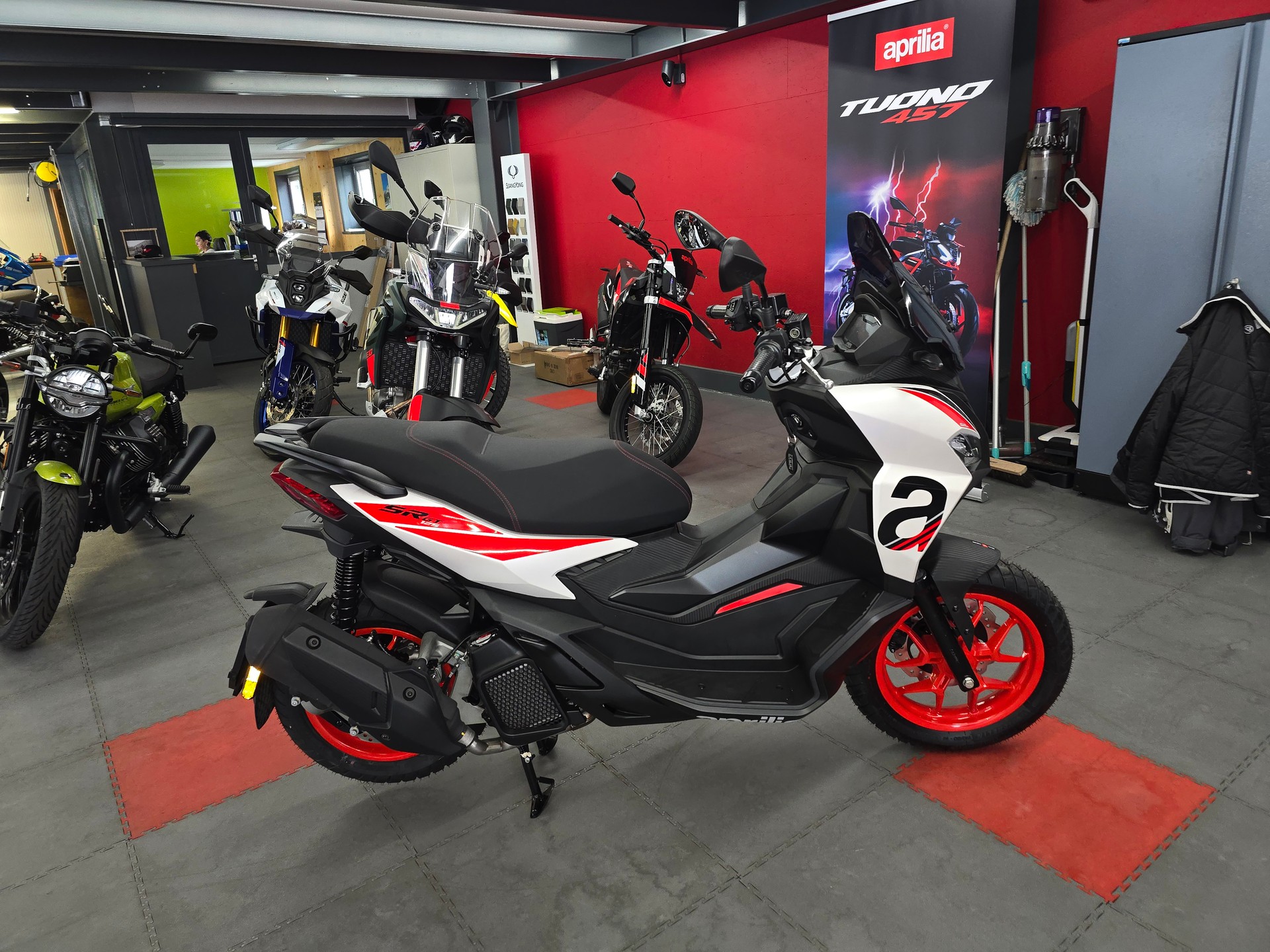 APRILIA SR 125 GT Sport ABS-image-2
