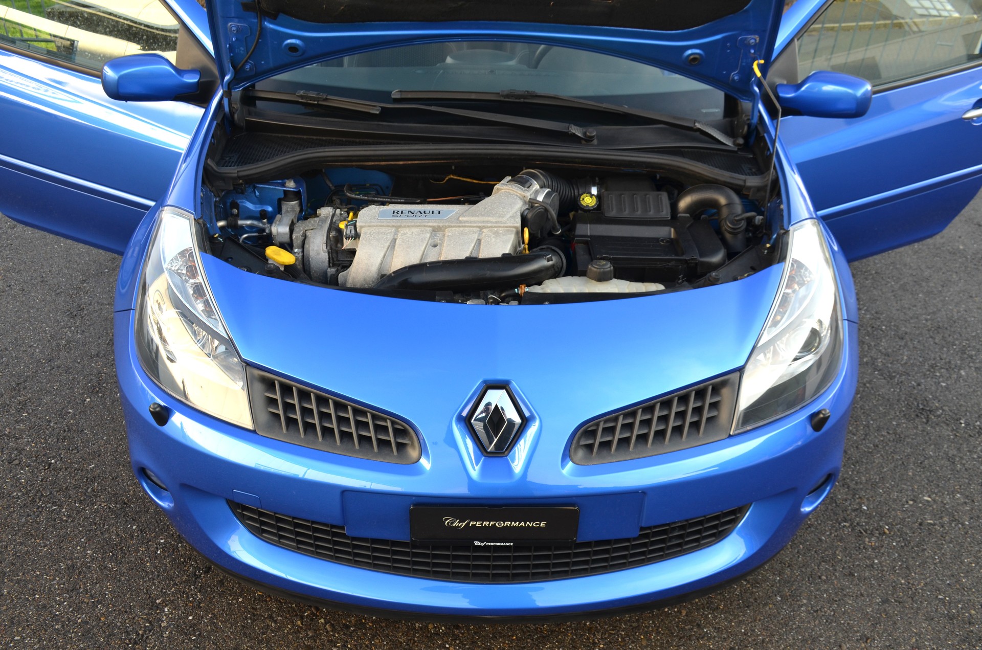 RENAULT Clio 2.0 16V Sport-image-12
