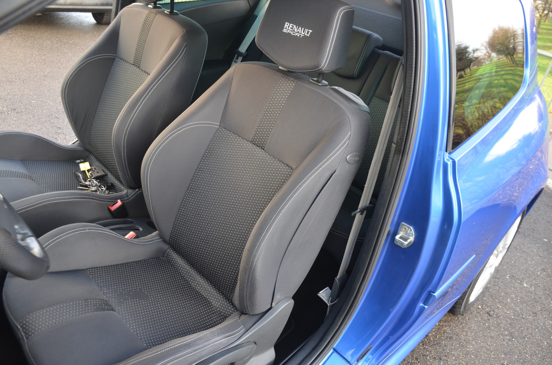 RENAULT Clio 2.0 16V Sport-image-14