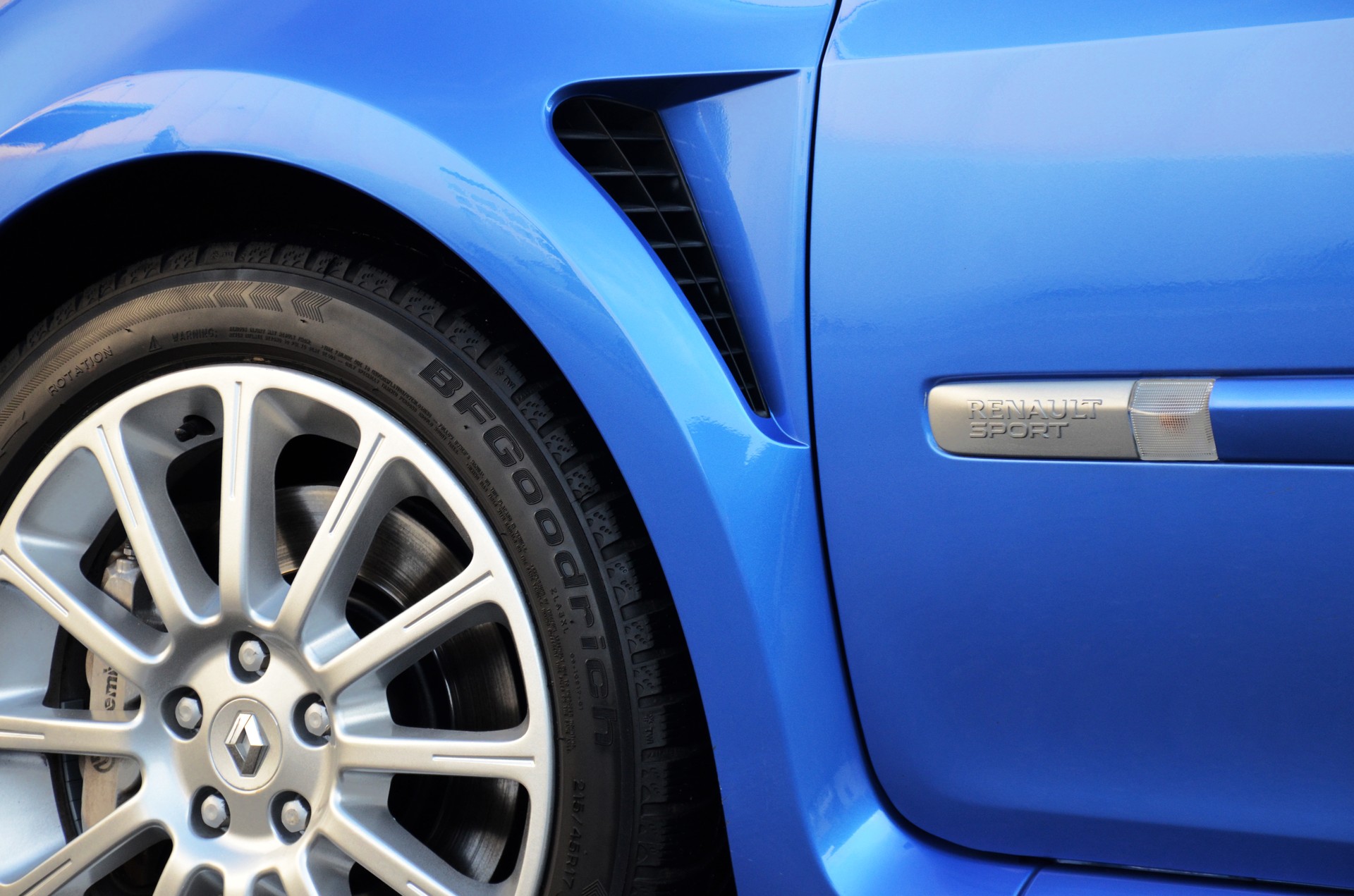RENAULT Clio 2.0 16V Sport-image-11
