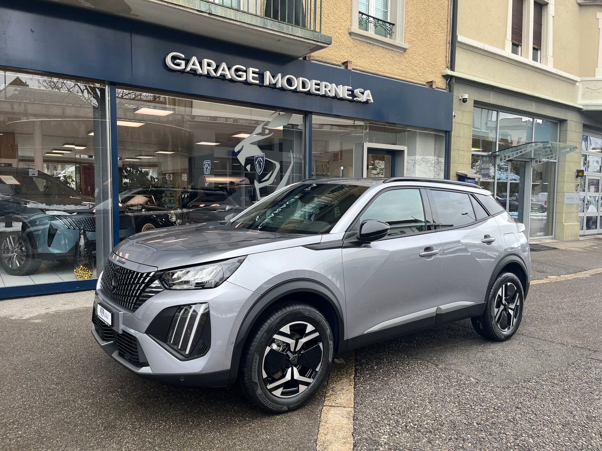 PEUGEOT 2008 1.2 Hybrid Allure Premium