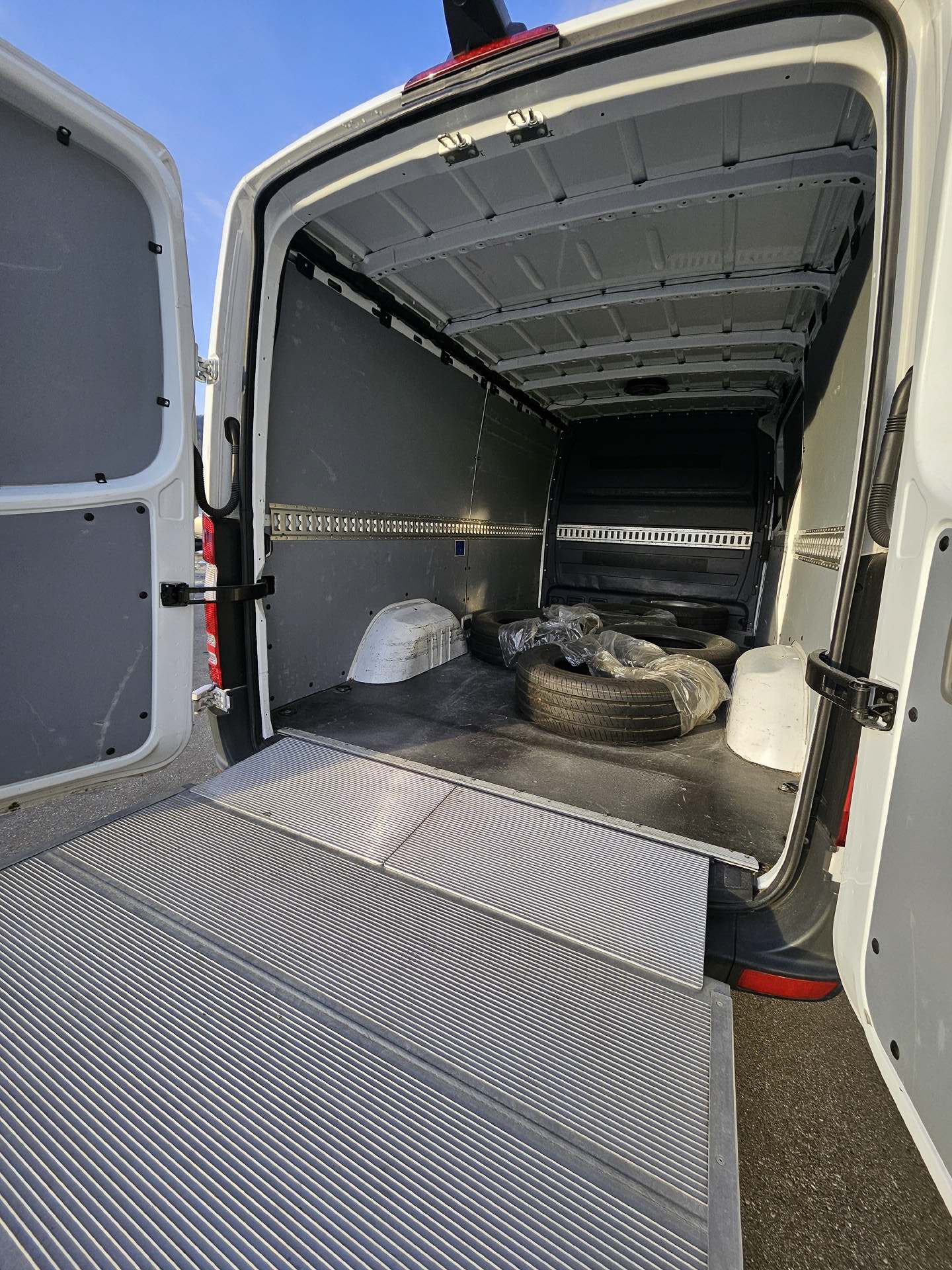 MERCEDES-BENZ Sprinter 211 Kaw. 3665 2.2 CDI 114 * Hebebühne *-image-5