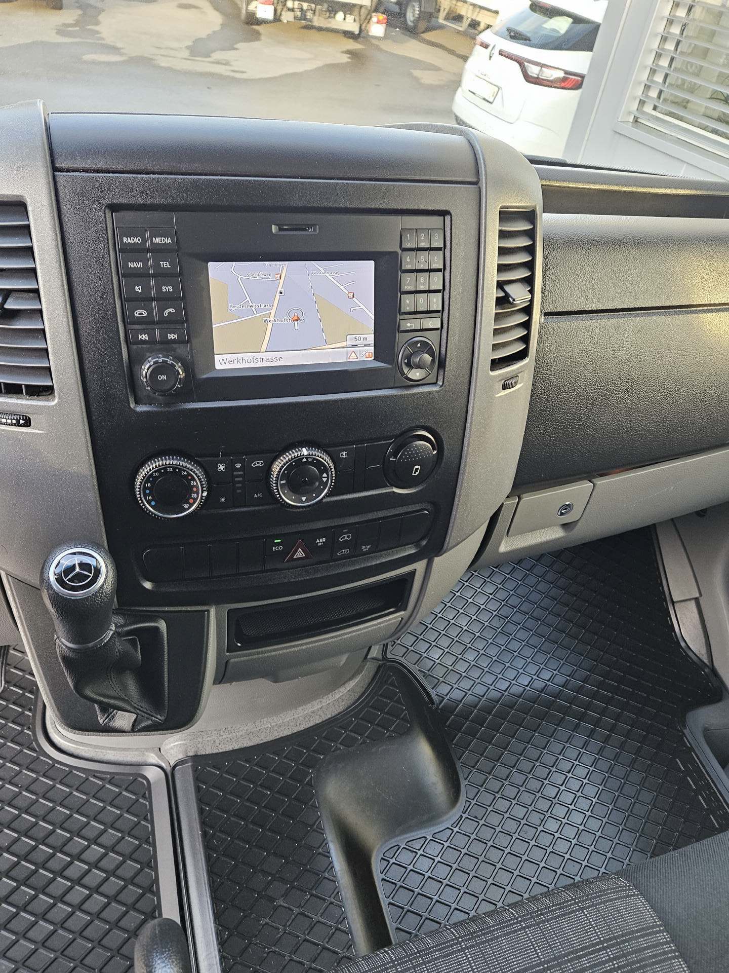 MERCEDES-BENZ Sprinter 211 Kaw. 3665 2.2 CDI 114 * Hebebühne *-image-15