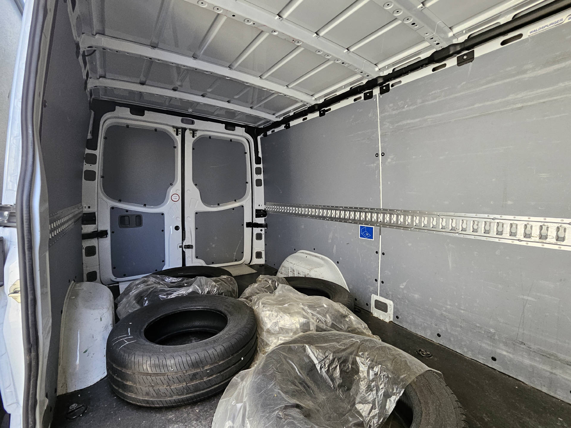 MERCEDES-BENZ Sprinter 211 Kaw. 3665 2.2 CDI 114 * Hebebühne *-image-9