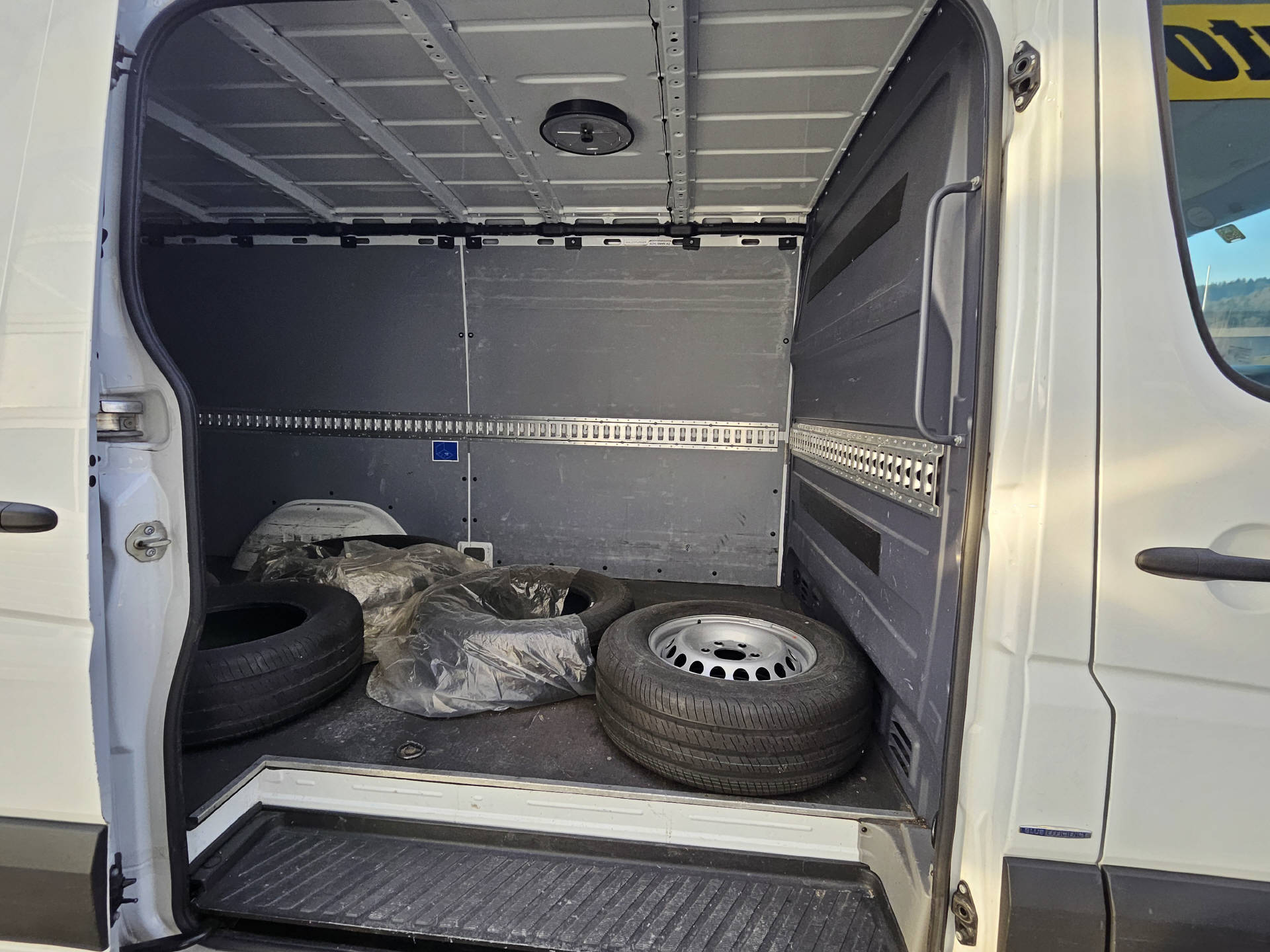 MERCEDES-BENZ Sprinter 211 Kaw. 3665 2.2 CDI 114 * Hebebühne *-image-11