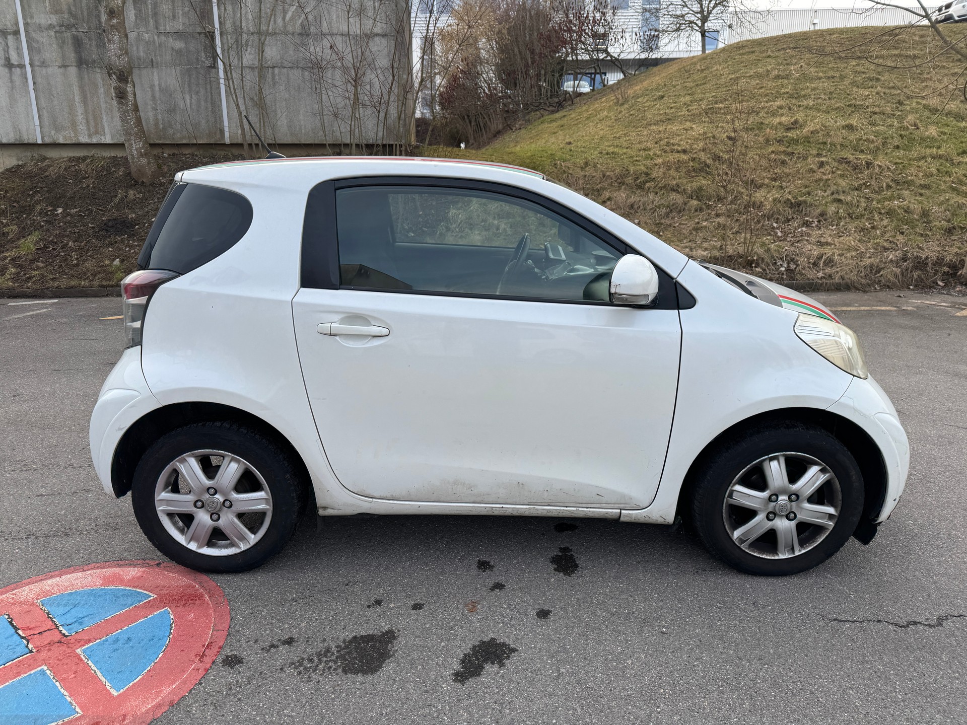 TOYOTA iQ 1.0 VVT-i Eco-image-6