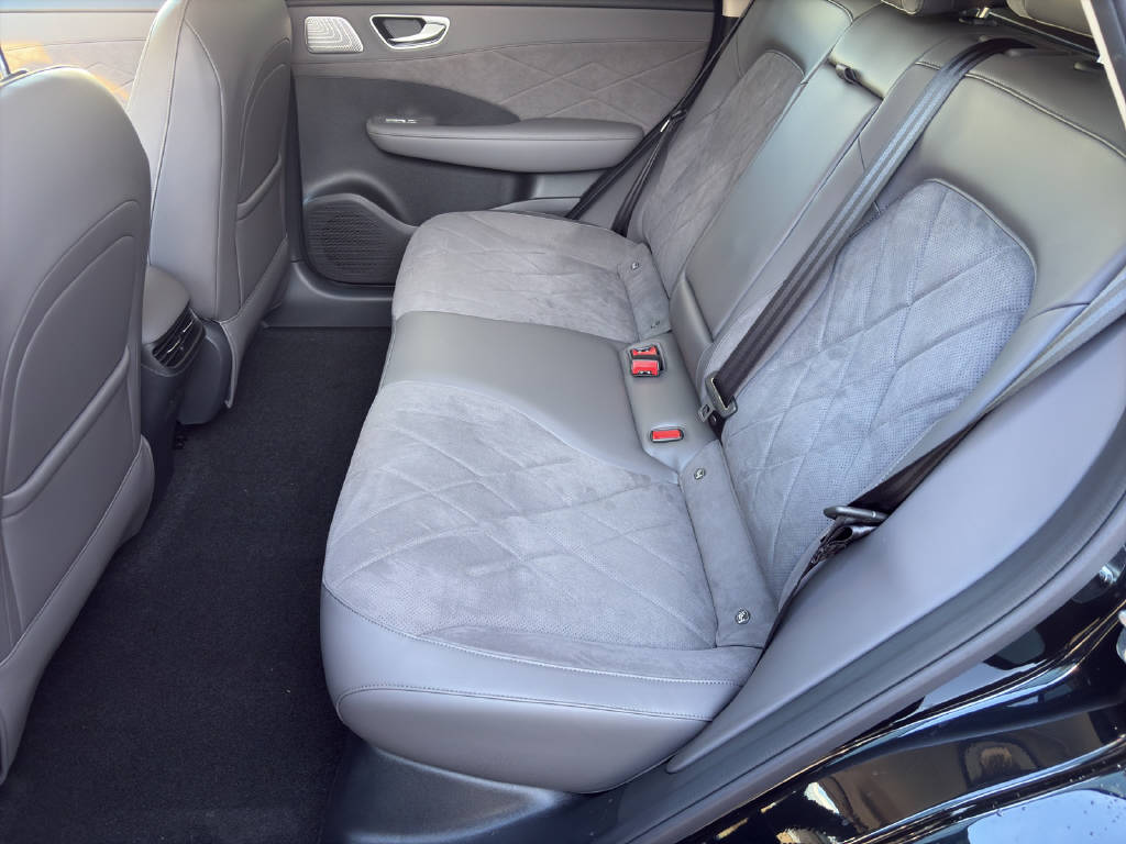 MG S6 EV 77 kWh Luxury 4WD-image-7