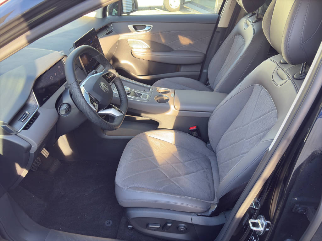 MG S6 EV 77 kWh Luxury 4WD-image-4