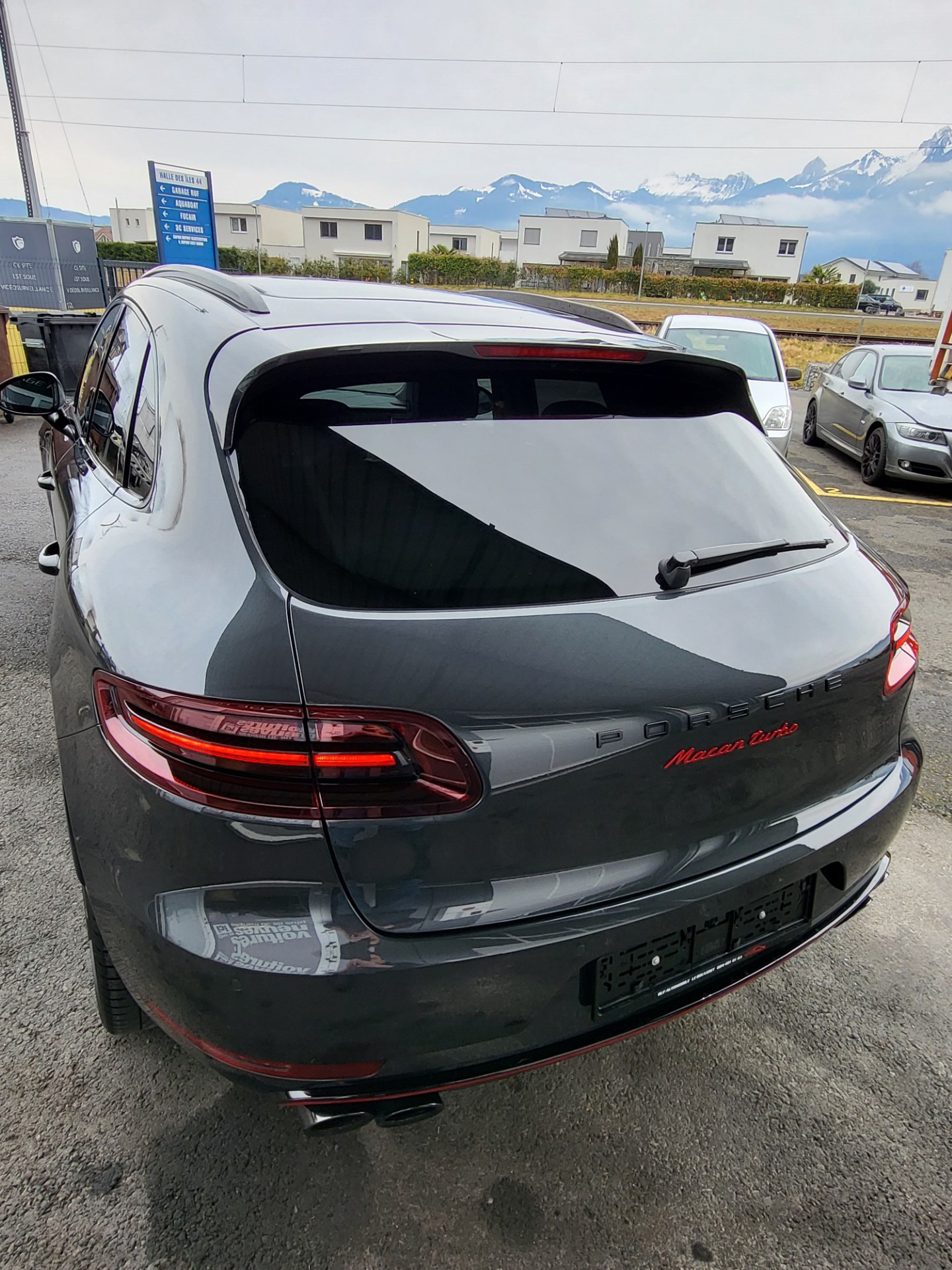 PORSCHE Macan Turbo Exclusive Performance Edition PDK-showroom-element-3